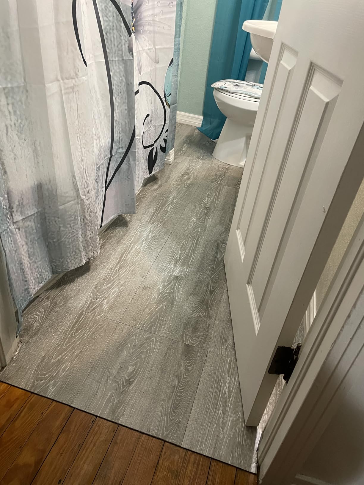 AKOLAFE 40 Sheet Vinyl Flooring 12 x 12 Peel and Stick Floor Tile Waterproof Clearance Vinyl Floor Tiles Wood Grey Self Adhesive Floor Tiles Sticky Laminate Flooring for Bathroom Kitchen Basement RV customer photo 1