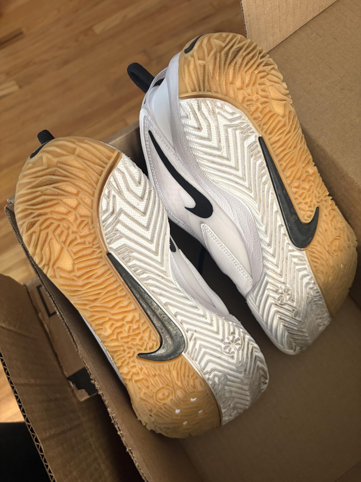 Nike Unisex Adult HyperAce 3 Volleyball Shoe customer photo 2