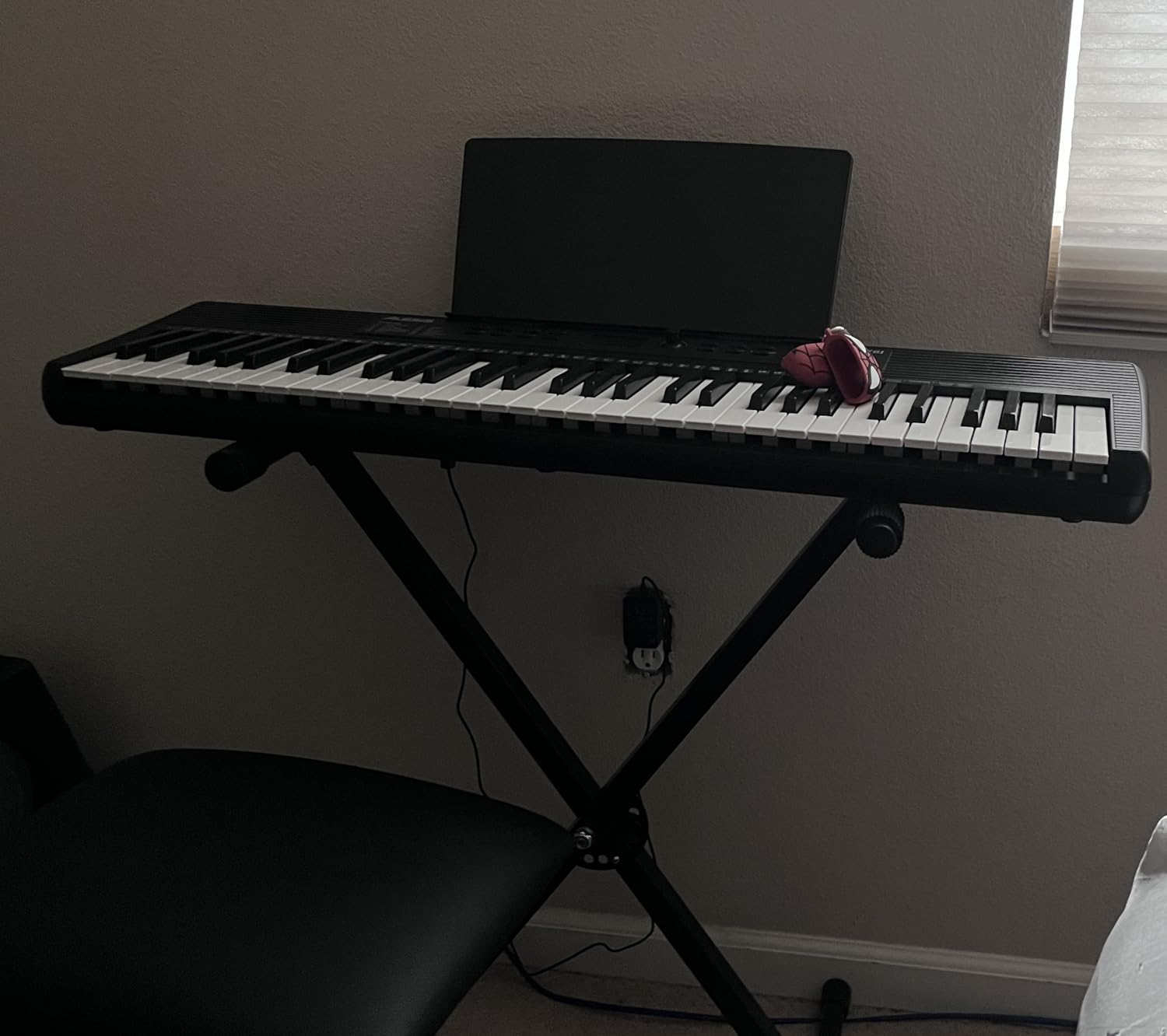 Alesis Melody 61 MK4 61-Key Piano Keyboard Bundle | Portable, 300 Voices, Split/Layer Modes, Includes Lessons, Stand, Bench, Microphone and Headphones, for Beginners customer photo 1