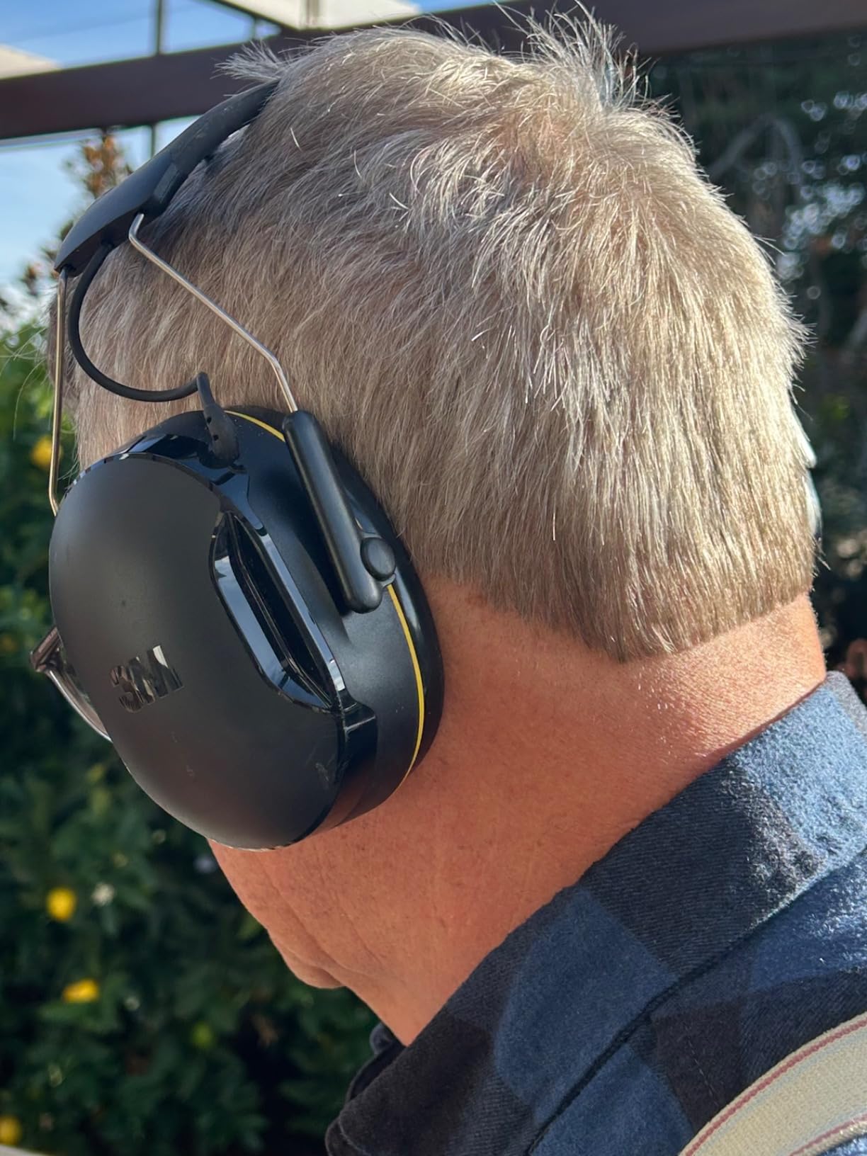 3M WorkTunes Connect Wireless Hearing Protector with Bluetooth, 26 dB NRR customer photo 1