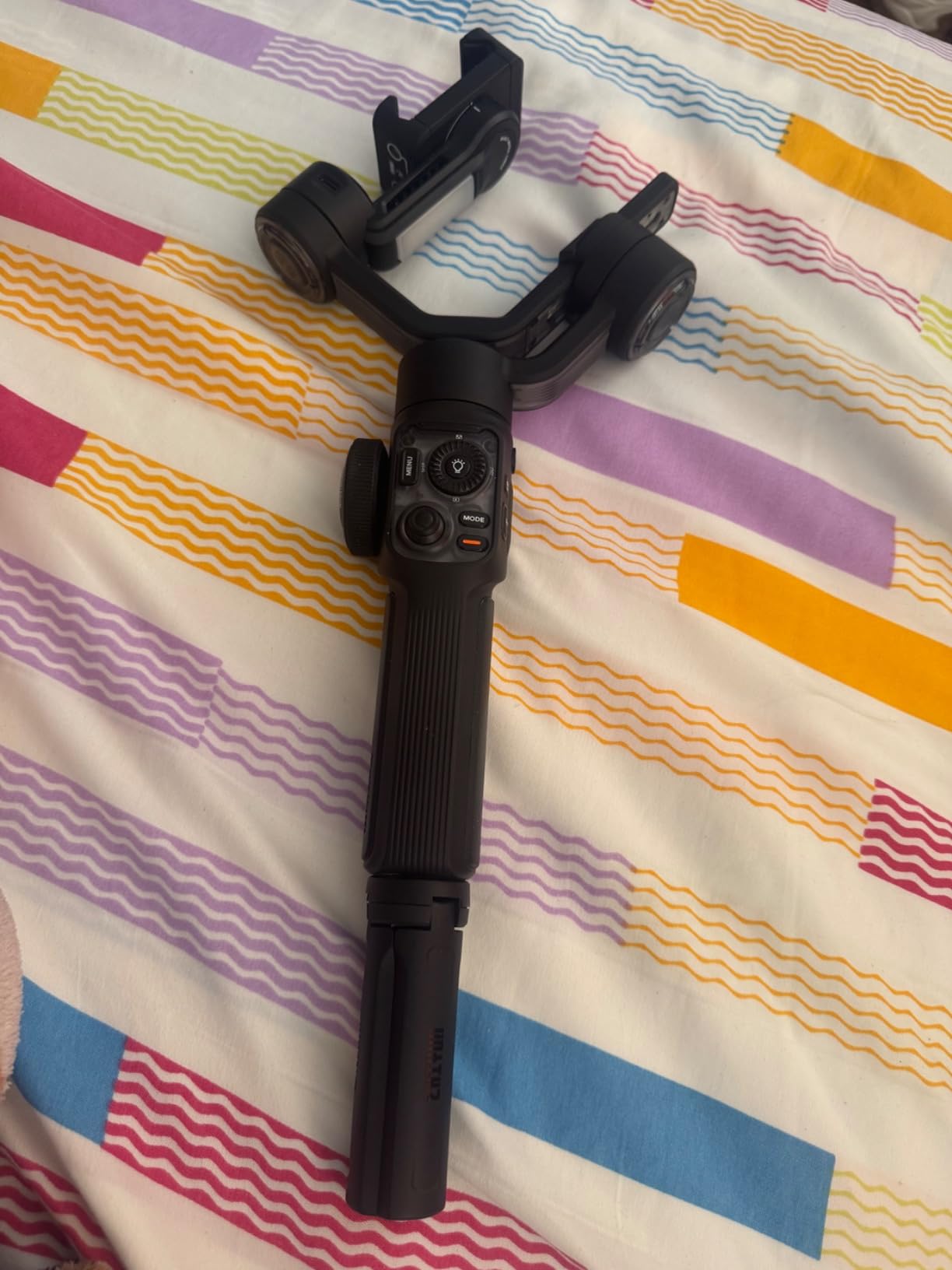 ZHIYUN Smooth 5S AI [Official] 3-Axis Gimbal Stabilizer for Smartphone, iPhone Gimbal with Built-in Fill Light, Tripod, Phone Stabilizer for Video Recording Supports Gesture Control, 360 Inception customer photo 1
