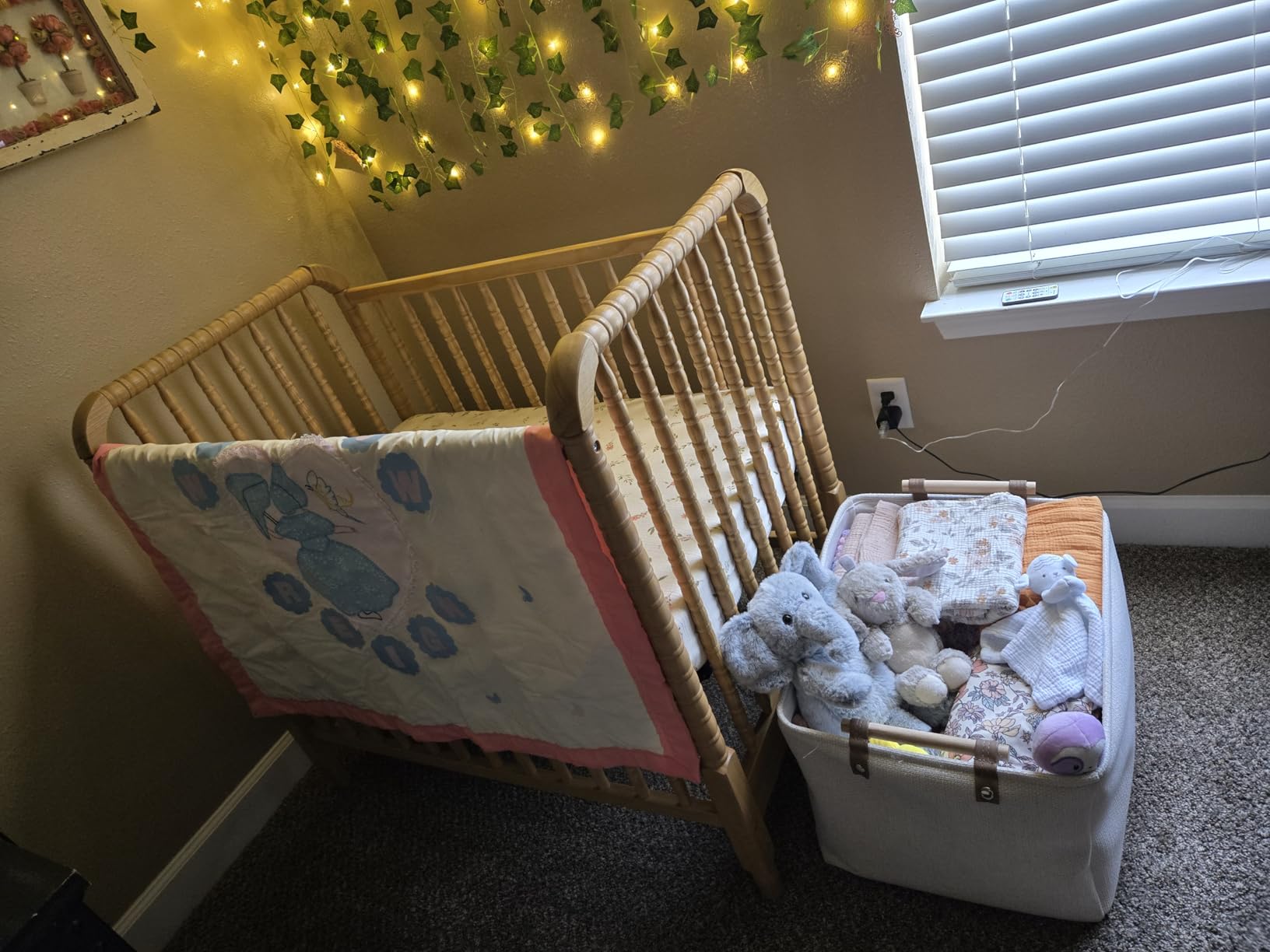 Davinci Jenny Lind 3-in-1 Convertible Mini Crib in Honey, Removable Wheels, Greenguard Gold Certified customer photo 2