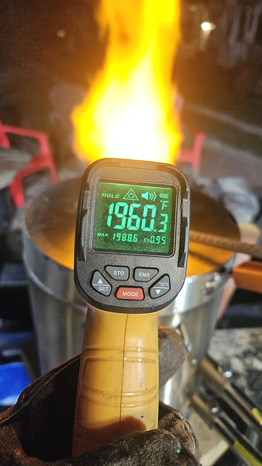 VEVOR 12KG Propane Melting Furnace Kit Large Capacity Foundry Home, Blacksmithing Forge with Crucible & Tongs Kiln, Stainless Steel Smelter, for Metal Scrap Recycle, Gold Copper Silver Casting customer photo 2