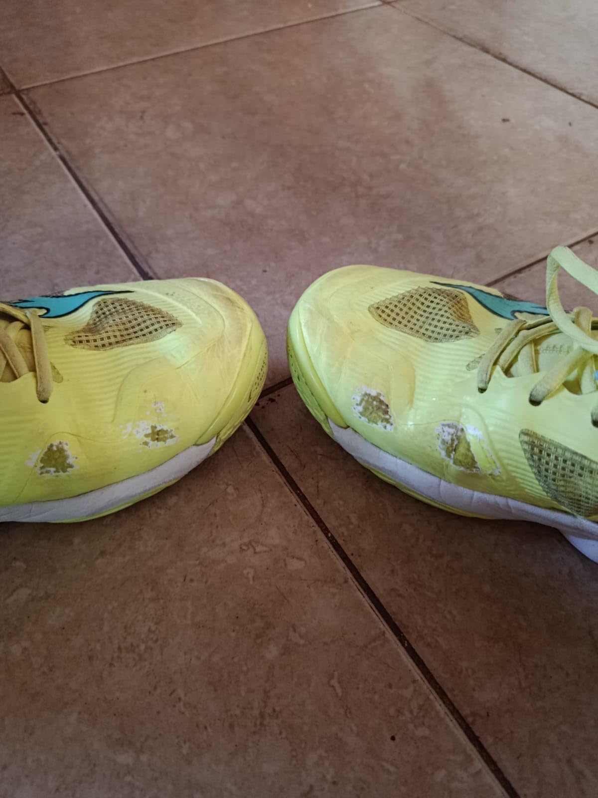 Mizuno Unisex Adult Wave Momentum 3 Volleyball Shoes customer photo 2