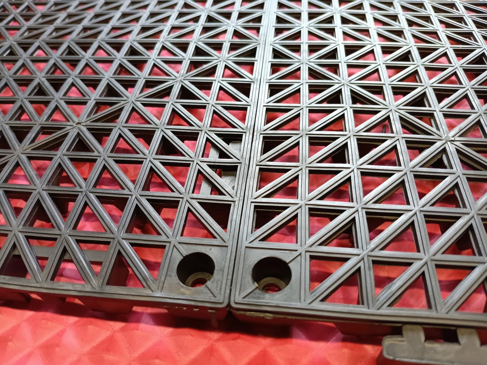 12Pcs Drainage Interlocking Floor Tiles 11.8