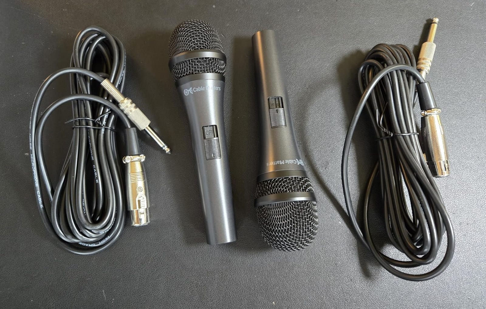 Cable Matters 2-Pack Cardioid Dynamic Vocal Microphones with 15ft Cable customer photo 1