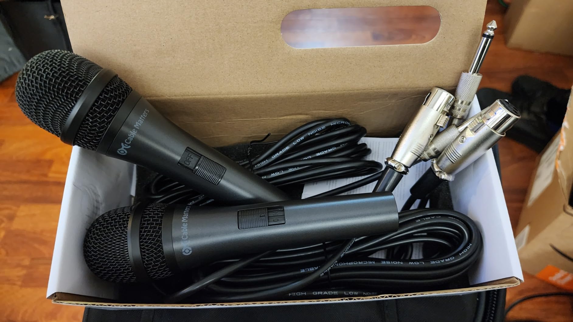 Cable Matters 2-Pack Cardioid Dynamic Vocal Microphones with 15ft Cable customer photo 2