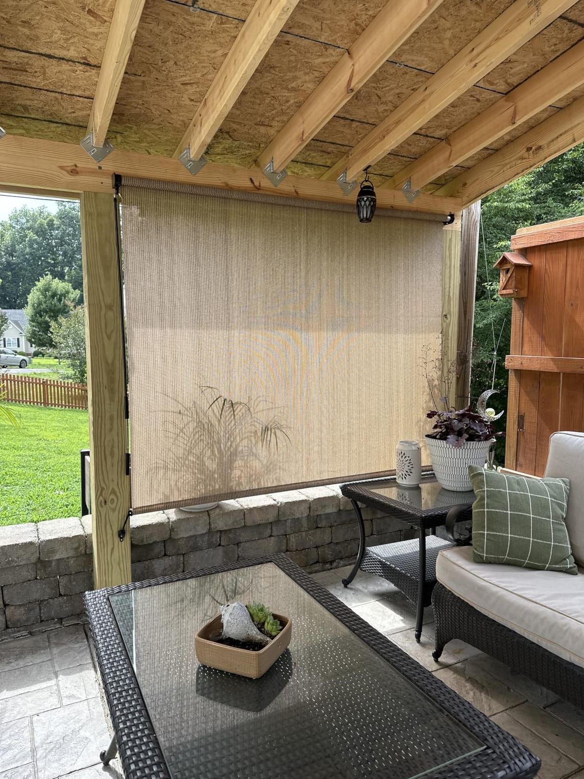 Shade&Beyond Outdoor Roller Shades with Splicing Design, 8' W x 6' H Cordless Patio Roll Up Blinds, Exterior Shade Cloth Roll for Porch, Gazebo, Pergola, Balcony, Mocha customer photo 2