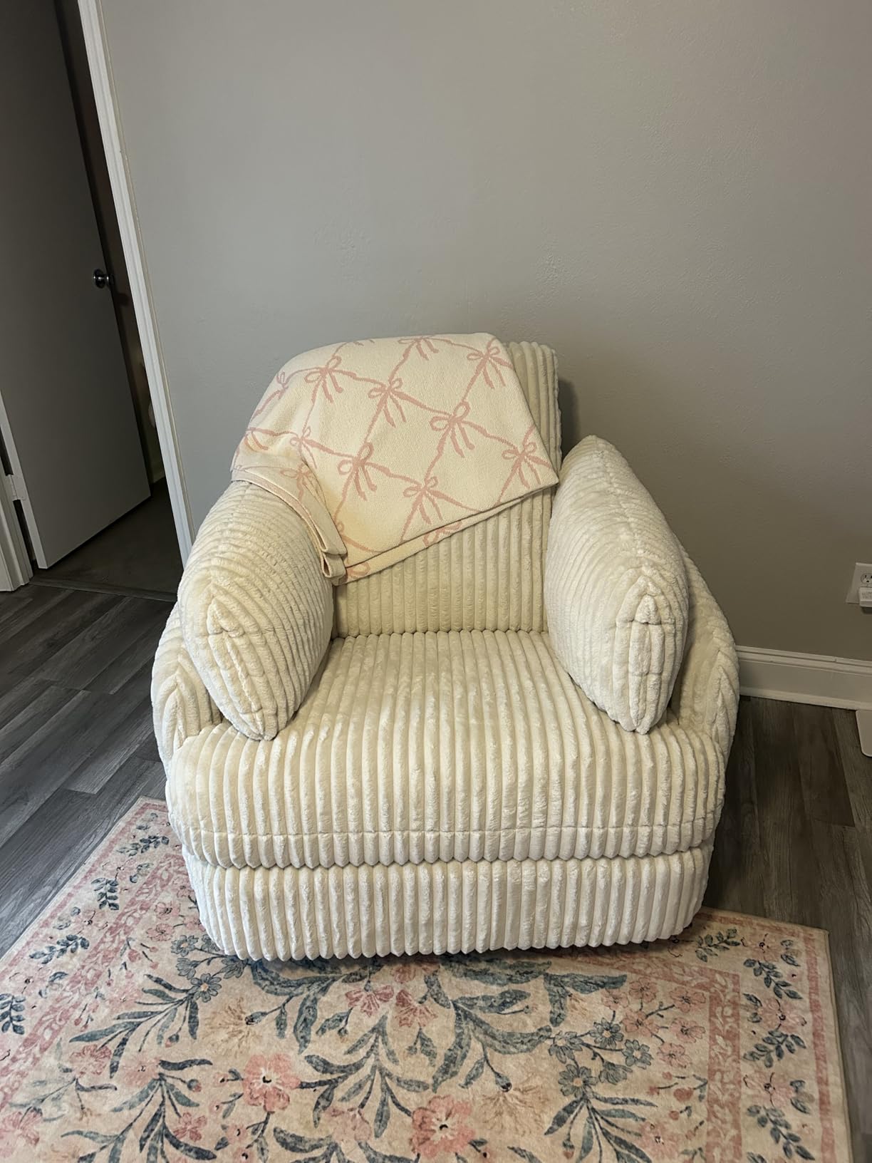 Signature Design by Ashley Tie-Breaker Cozy Contemporary Manual Press-Back Swivel Glider Rocker Recliner with 2 Bolster Pillows and Hidden Storage, White customer photo 1
