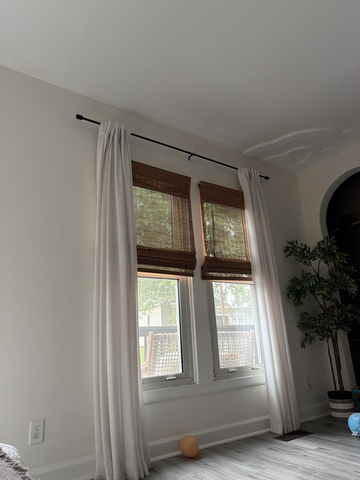 Calyx Interiors Bamboo Roman Shades w Valance 35