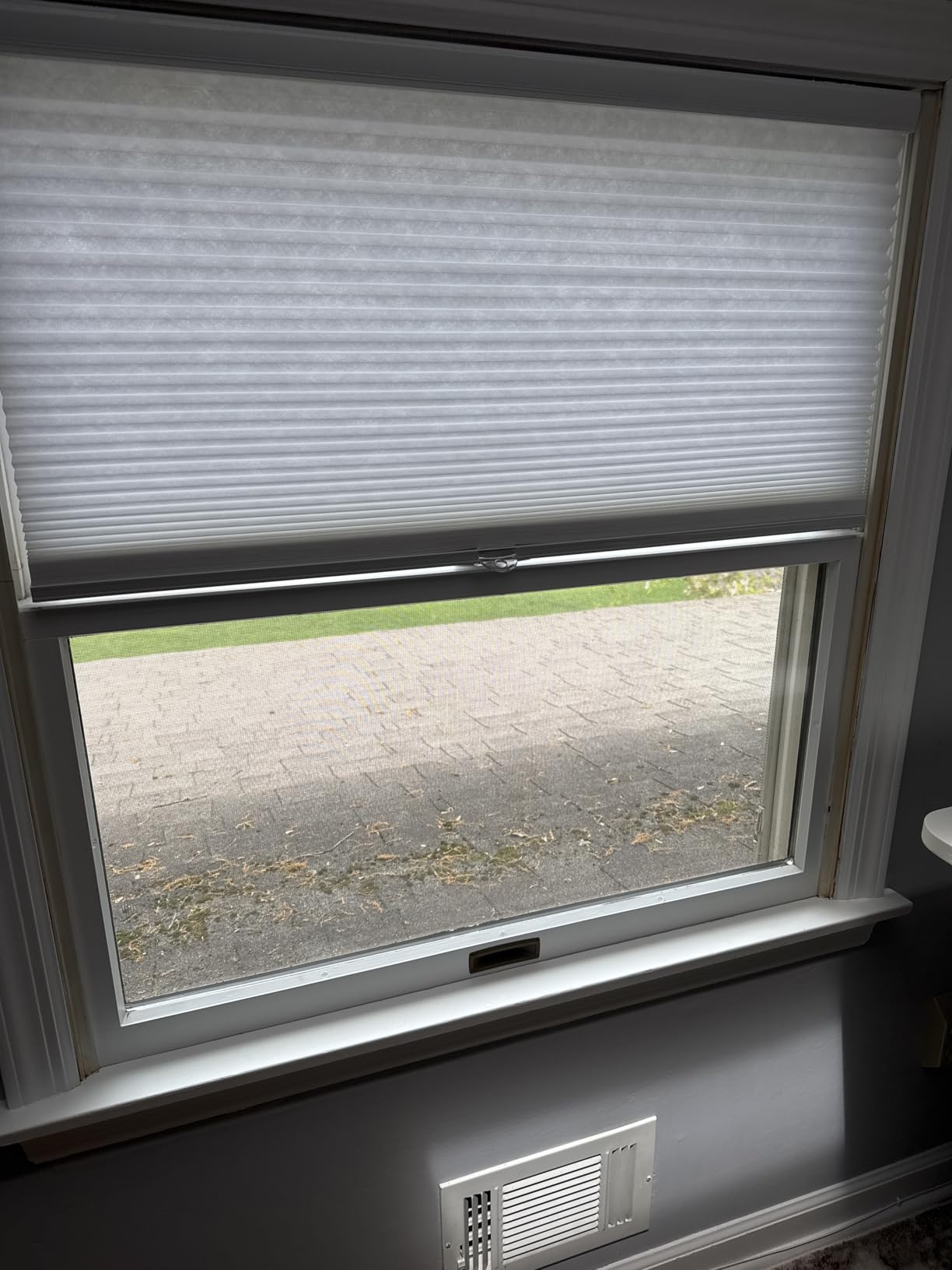 Changshade Cordless Cellular Shades, Motorized Blackout Room Darkening Black Out Honeycomb Blinds for Indoor Windows Bedroom, Pull Down Pleated Accordion Blind Easy Install, Custom Size, Beige customer photo 1