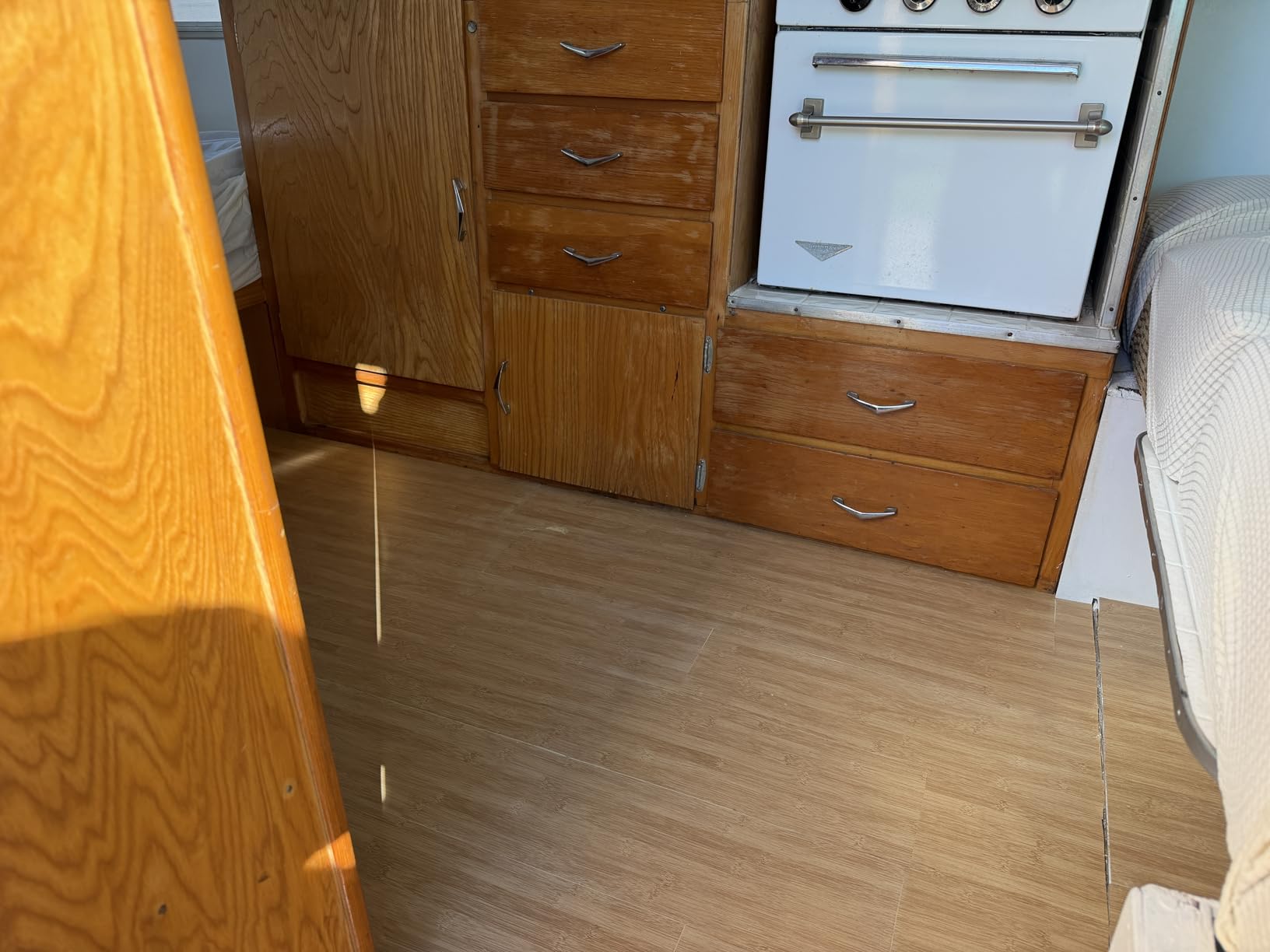 VEELIKE Natural Bamboo Peel and Stick Floor Tile Waterproof Vinyl Plank Flooring for Bathroom Bedroom 32 Pack 47 Sq. Ft Sticky Laminate Flooring Peel and Stick Vinyl Floor Tiles for Kitchen 6''x36'' customer photo 1
