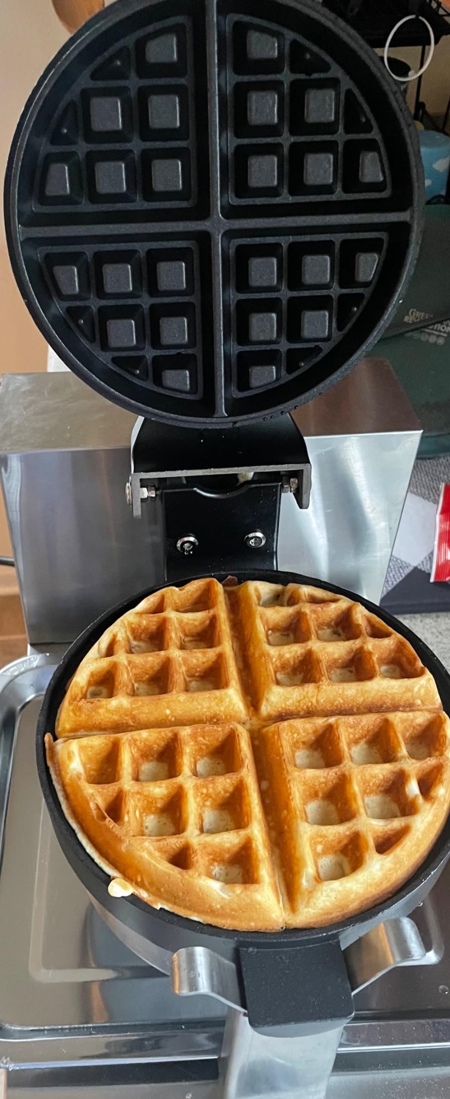 Commercial Waffle Maker - Belgian Waffle Maker w/Non-stick Baking Pan and 550℉ Heating, 1200W Rotating Waffle Iron for 1.2