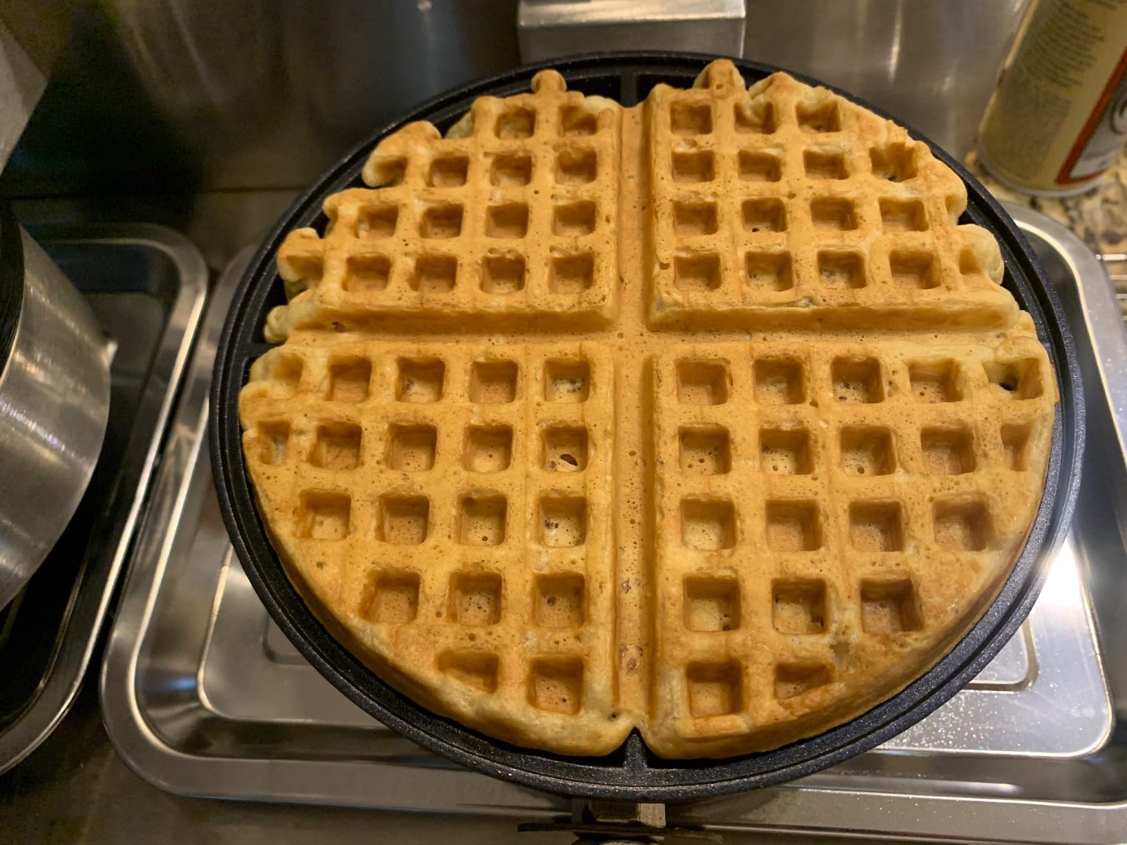 HTTSICHI Waffle Maker - Commercial Waffle Iron w/Two Non-stick 7 in Baking Pans, 550℉ Temperature and Timers, 2400W Dual Waffle Machine for Double Baking, Stainless Steel Waffle Maker for Restaurant customer photo 1