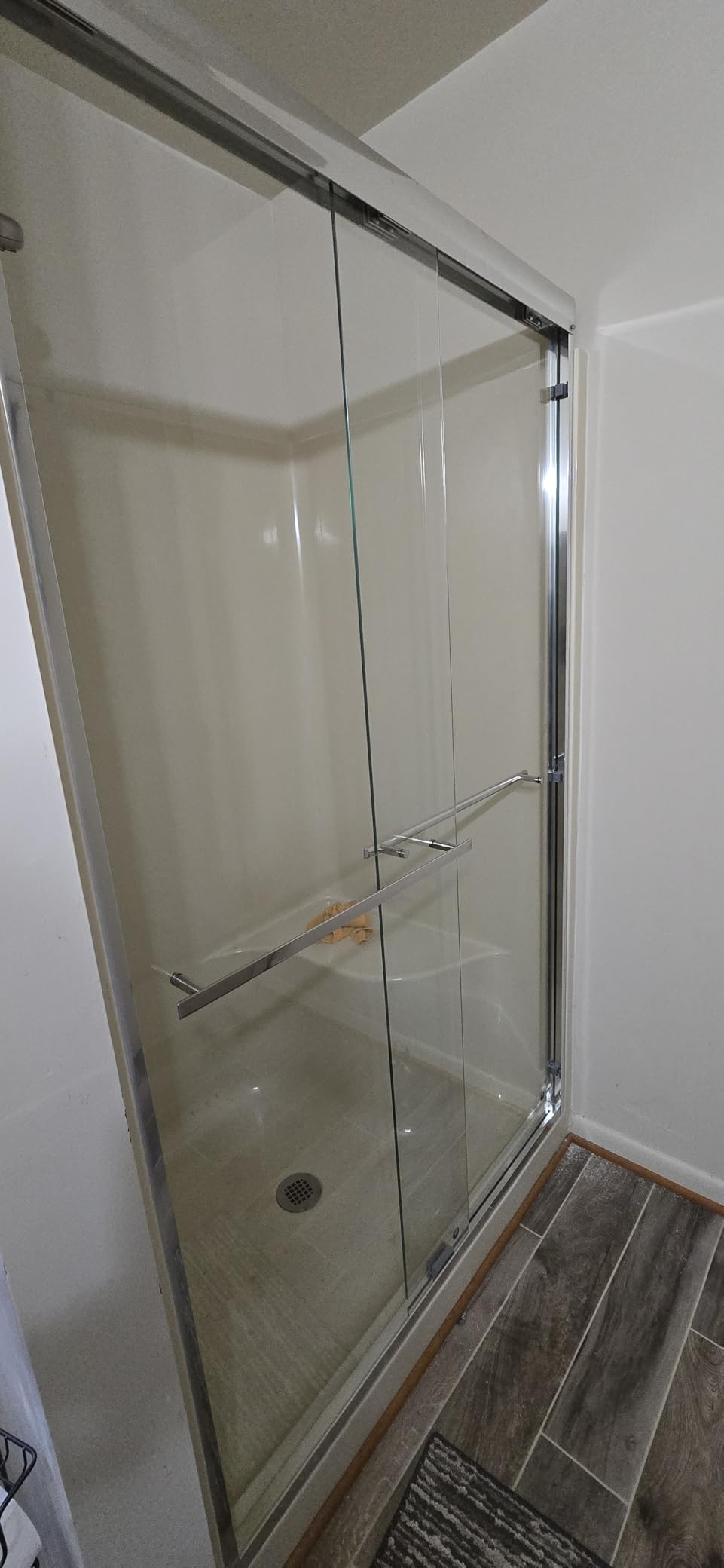 ENSO SENKA Double Sliding Glass Shower Door 56-60 in. W x 72 in. H, Matte Black | 1/4 in. (6mm) SGCC Clear Tempered Glass, Easy to Clean, Anti-Splash, Semi-Frameless Bypass Shower Doors for Walk in Shower customer photo 1