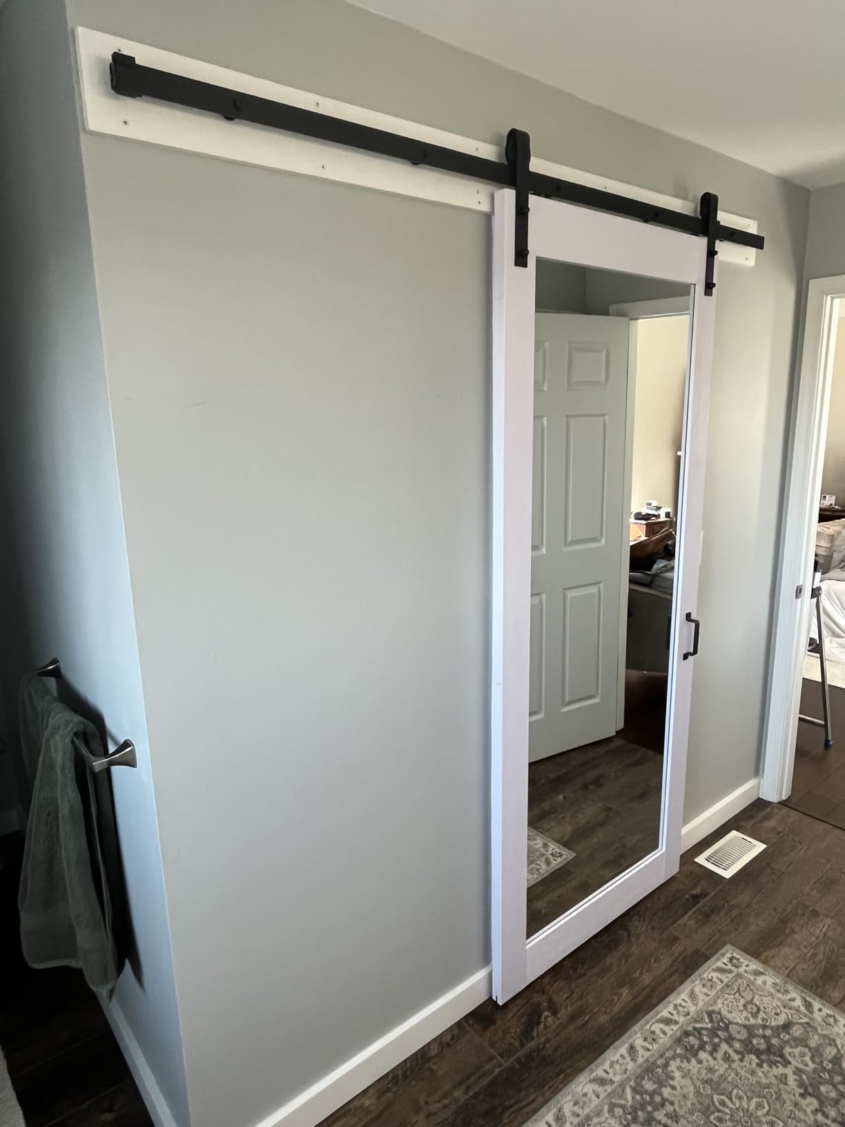 BARNSMITH 36in x 84in Mirror Barn Door with 6.6FT Sliding Door Hardware Kit Included, 1 Lites Full Length Mirror Door, Solid Wood Water-Proof PVC Surface, No Assembly Required, White customer photo 1