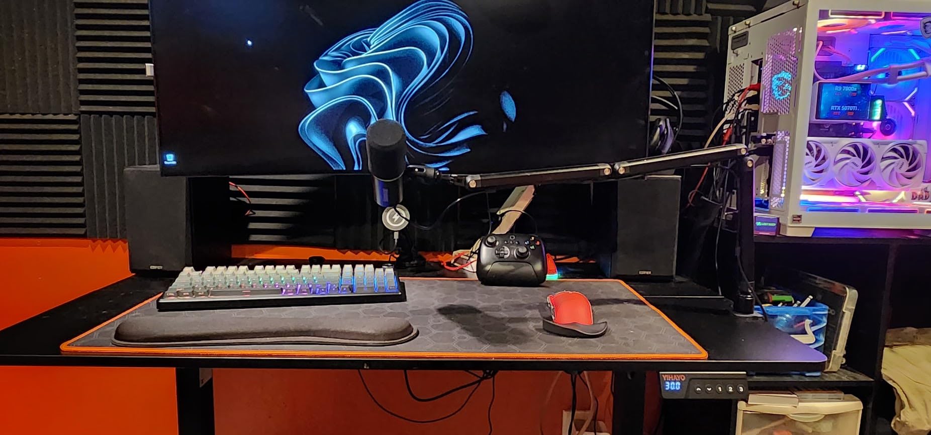 Shure MV6 USB Gaming Microphone for Streaming & Recording | Dynamic USB PC mic with desktop stand, noise cancellation, tap-to-mute and 3.5mm headphone monitoring for gaming customer photo 1