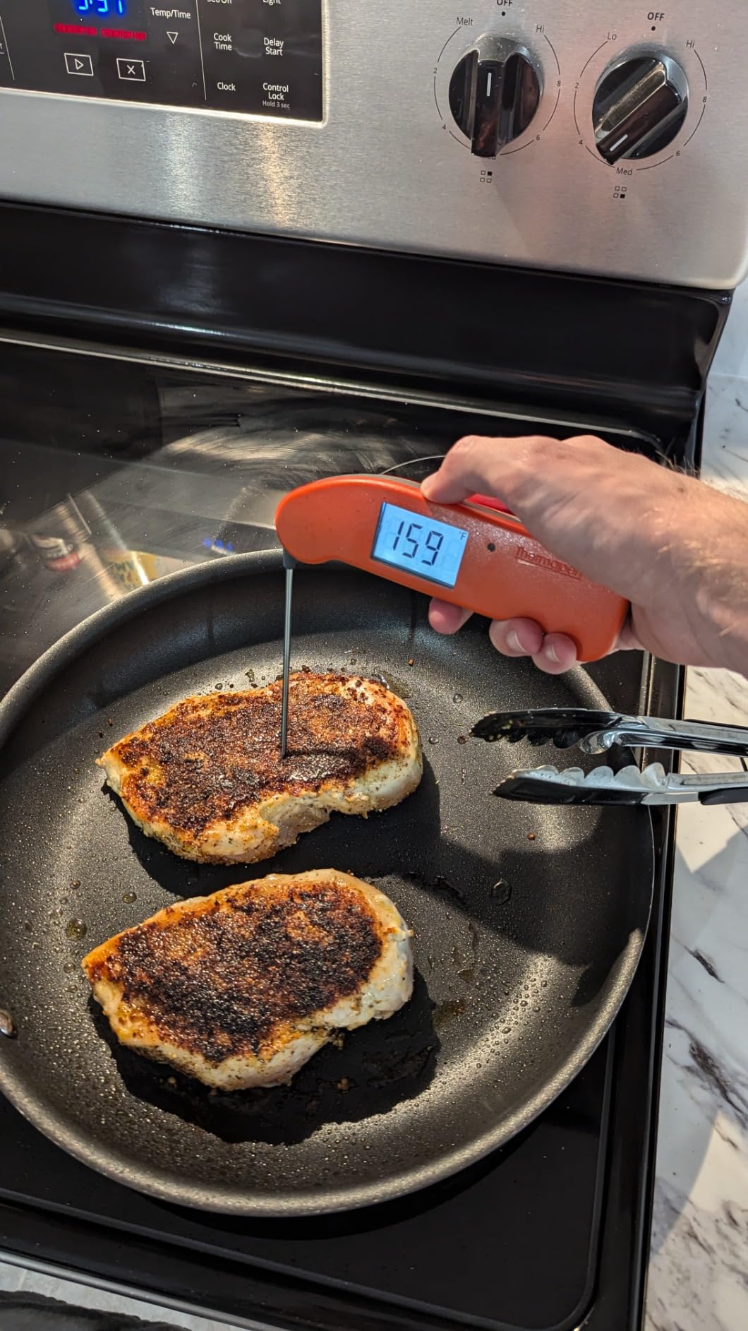 ThermoWorks Classic Thermapen, Highly-Rated Instant-Read Thermometer - Cayenne Pepper Red customer photo 2