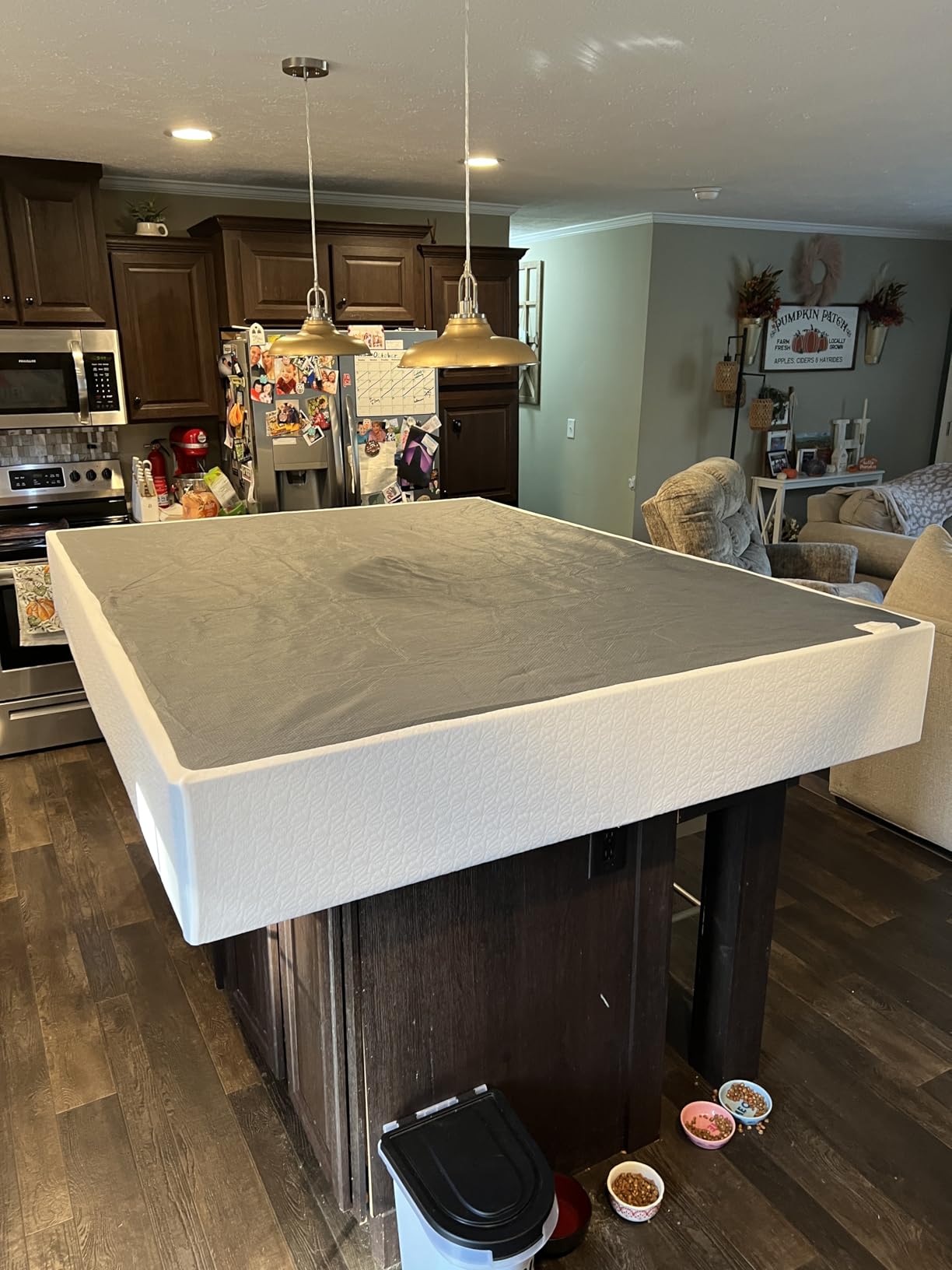 ROIL 10 Inch King Box Spring with Fabric Heavy Duty Steel Support | Easy Assembly, Noise Free, Round Corner, 3500LBS Capacity, Heavy Duty Steel, Multi Purpose, Sturdy Durable, Easy Clean customer photo 2