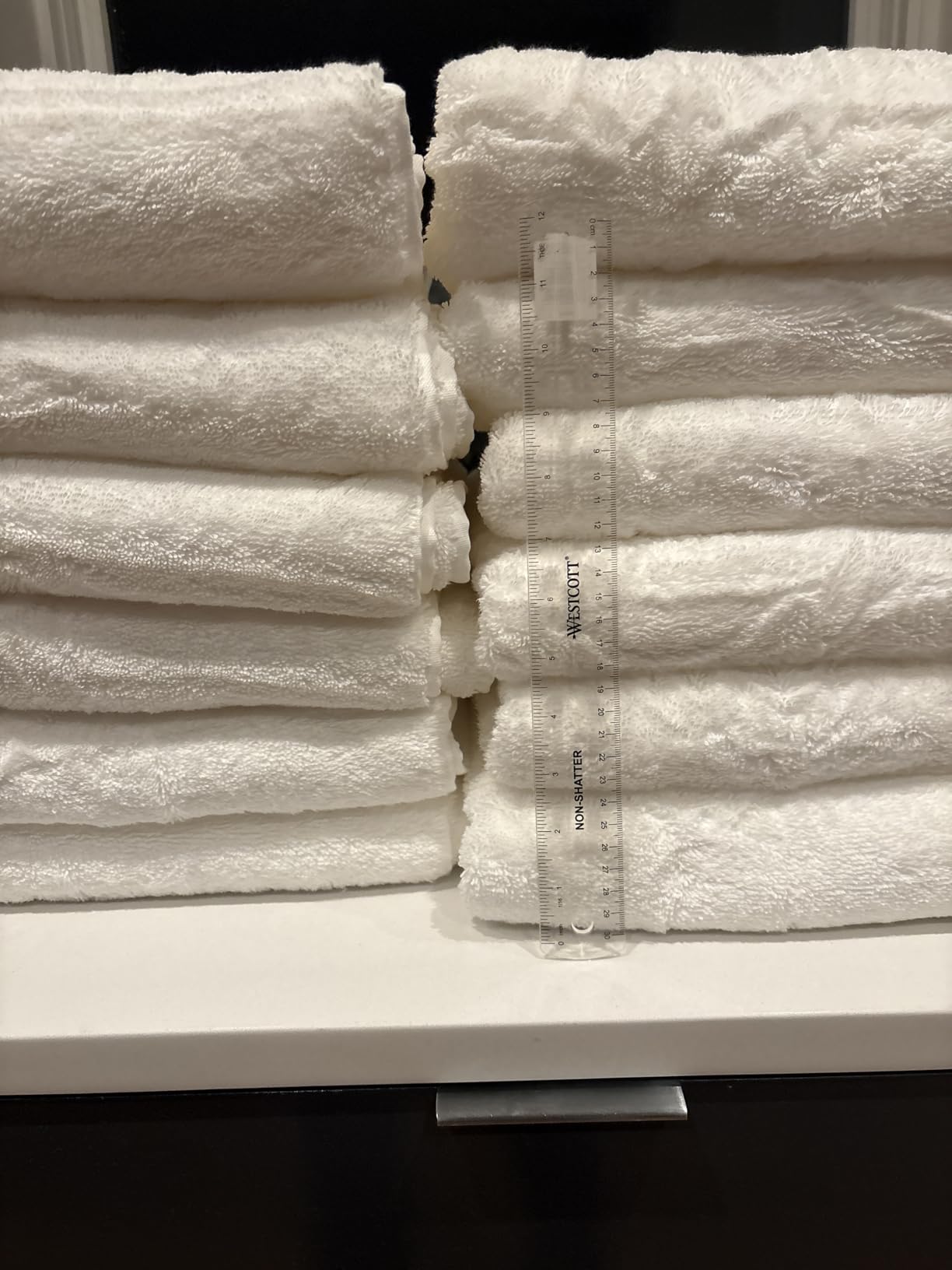 Italic Ultraplush 100% Australian Cotton Towels - Set of 2 Luxury Bath Towels, Quick Dry Plush and Absorbent, Heavy Duty Large Bath Towels, 800GSM Towels for Bathroom & Spa (White) customer photo 2