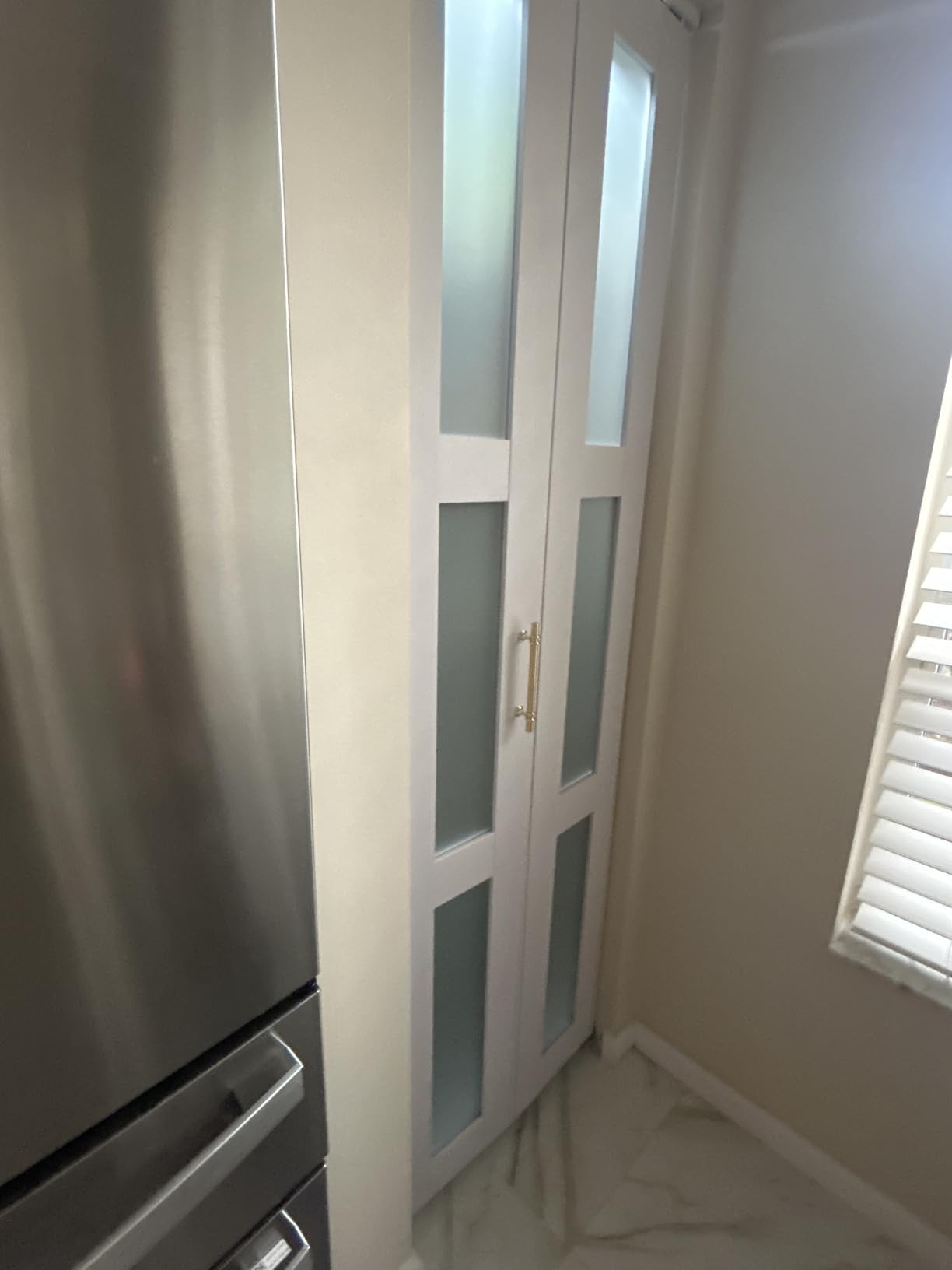SMARTSTANDARD Bifold Door for 60