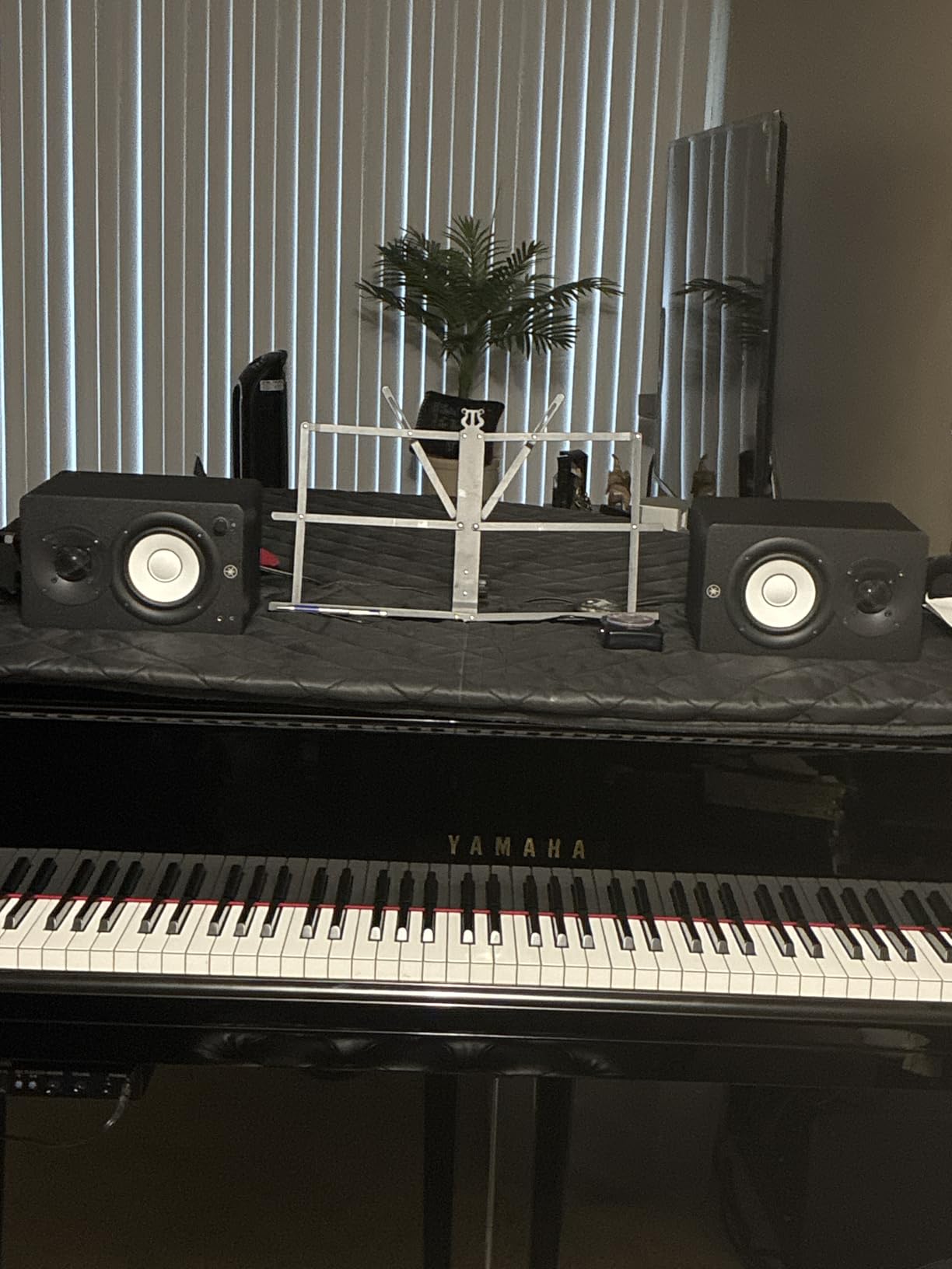 YAMAHA HS8 Studio Monitor, Black, 8 Inch (Pack of 2) customer photo 1