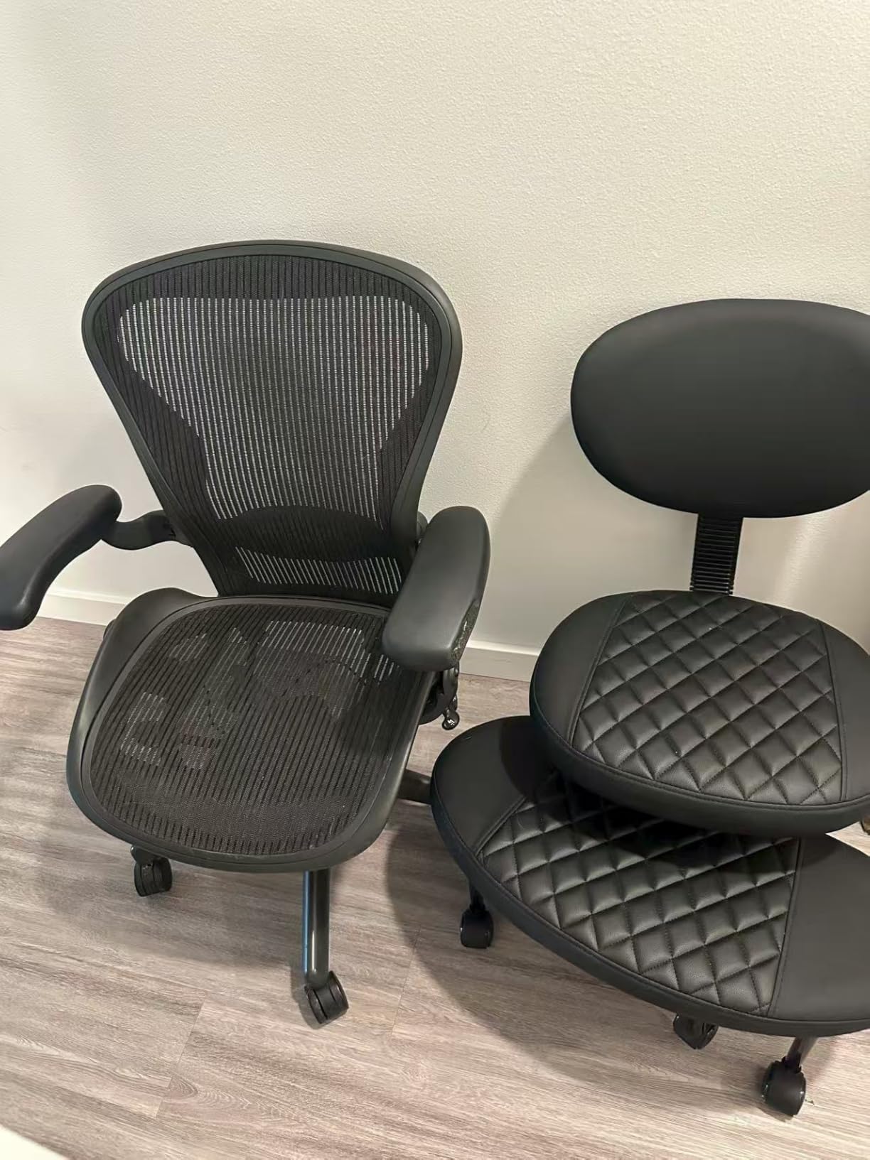 AtHope Ergonomic Cross Legged Office Chair with Wheels - Adjustable Height for Meditation, ADHD Desk & Yoga - Wide Criss Cross Design with Lumbar Support, Kneeling Chair - Black customer photo 2