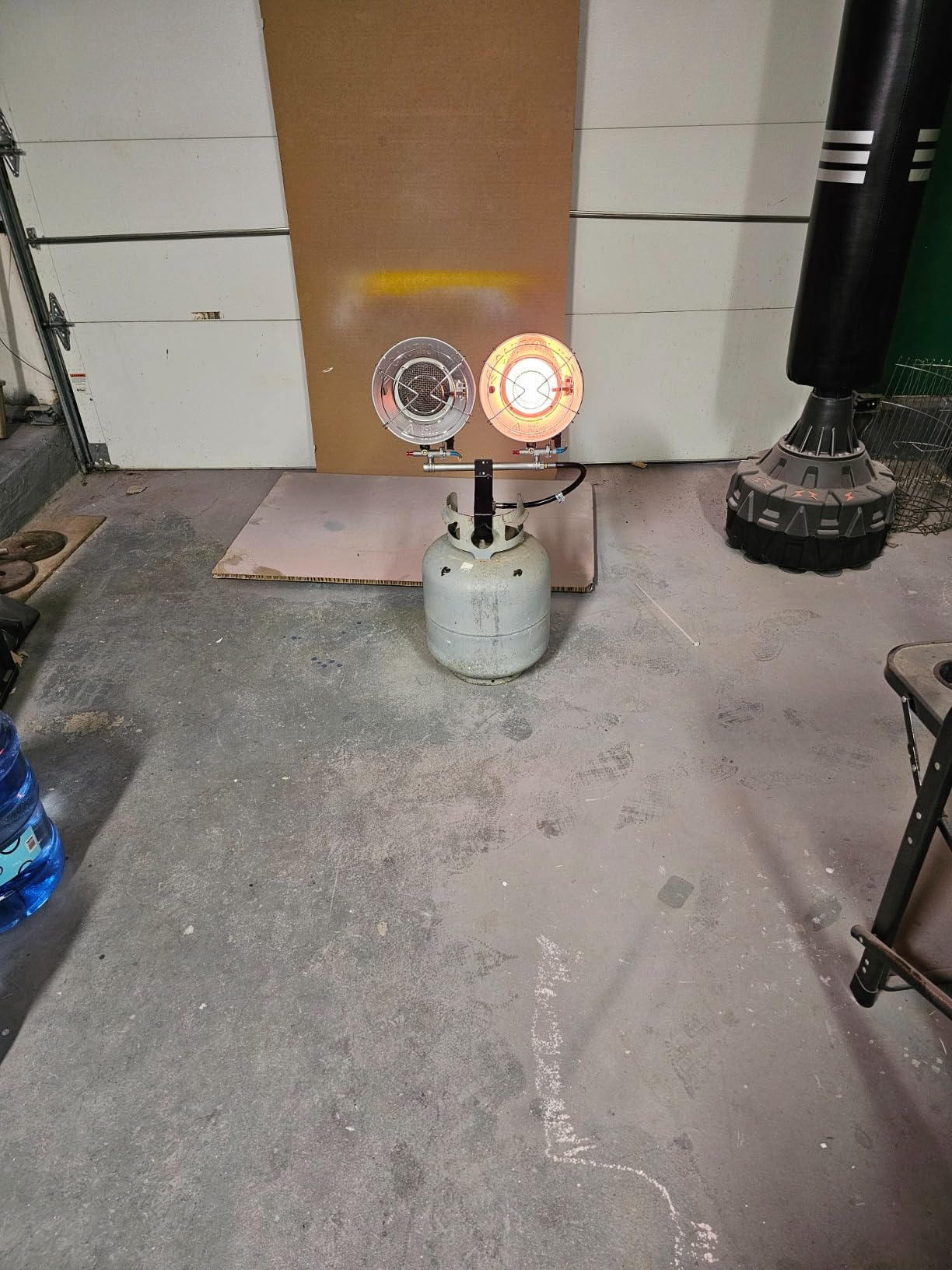 Avenger FBDTP30 Infra-Red Tank Top Outdoor Heater for Use with Propane Gas Tanks, Double Burner, 30,000 BTU, Silver customer photo 1