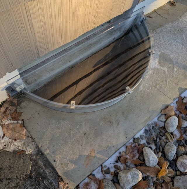 Basement Window Well Covers, Egress Window Well Cover Outside, Heavy Duty Clear Polycarbonate, UV Resistant, Windproof, Waterproof/Only Cover (42