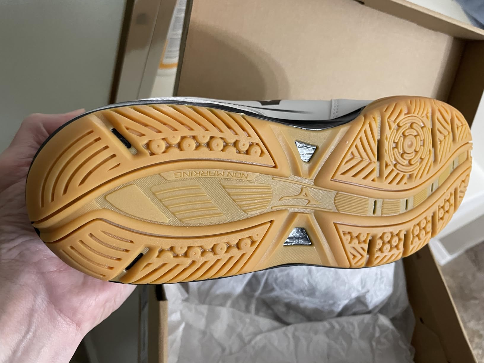 Mizuno Women's Cyclone Speed 5 Volleyball Shoe customer photo 2