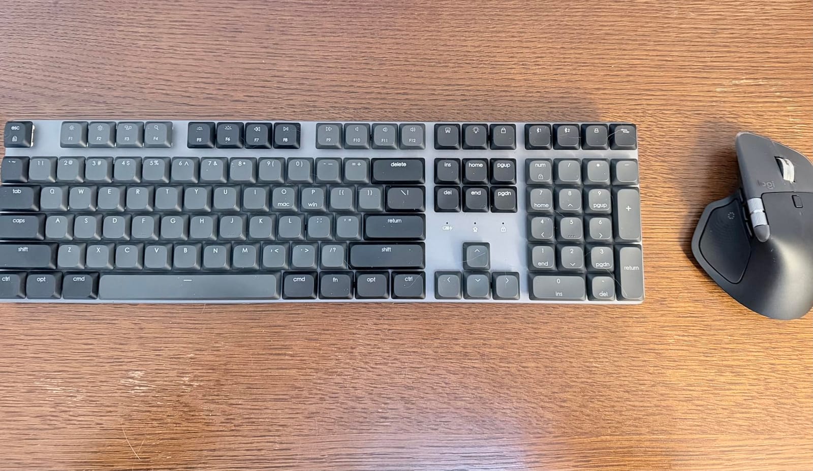 Satechi SM3 Mechanical Keyboard, White LED Backlit, Light Gray/White | 108 Keys Full Size, Wired and Bluetooth, for Mac and Windows customer photo 1