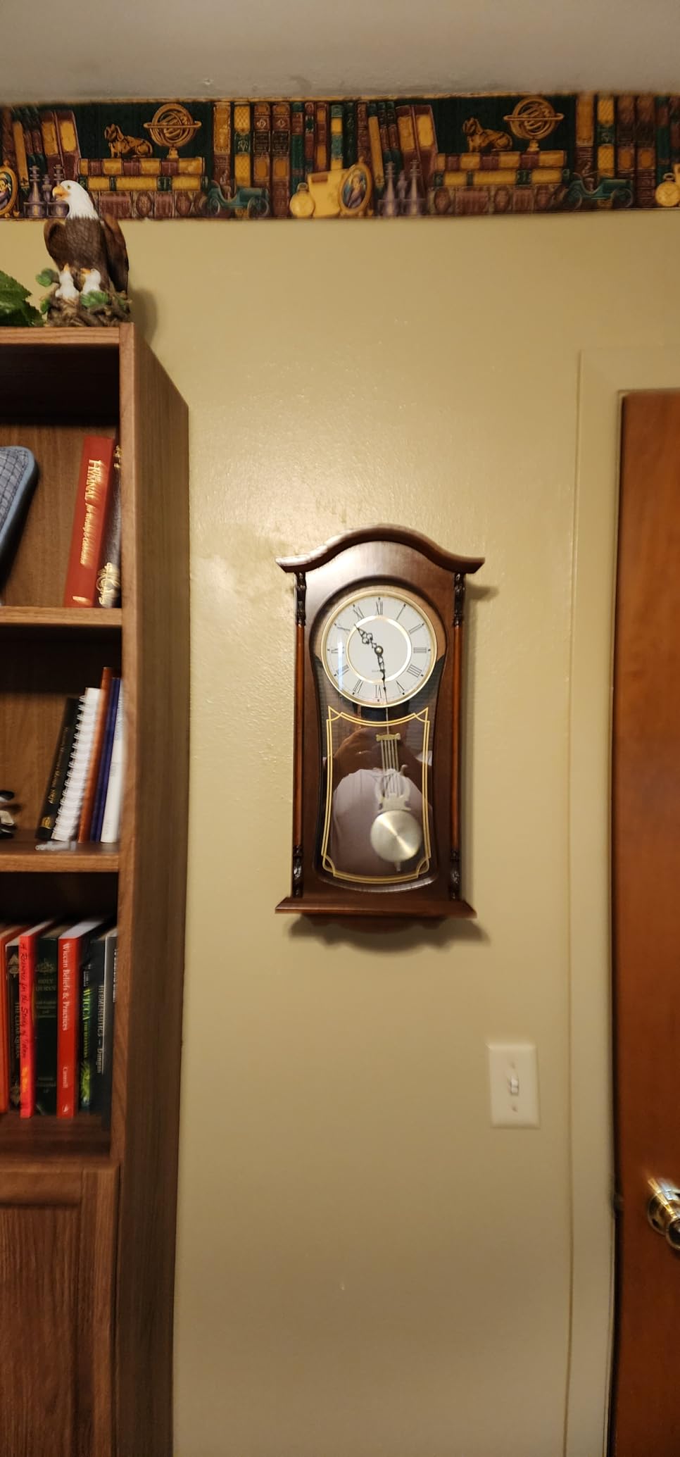 AYRELY 22IN Grandfather Vintage Wall Clock with Pendulum and Chime, Hour/Quarter-Hour Chime, Mahogany Wooden Frame, Large Vintage Wall Clock for Living Room,Home Decor Gift customer photo 1