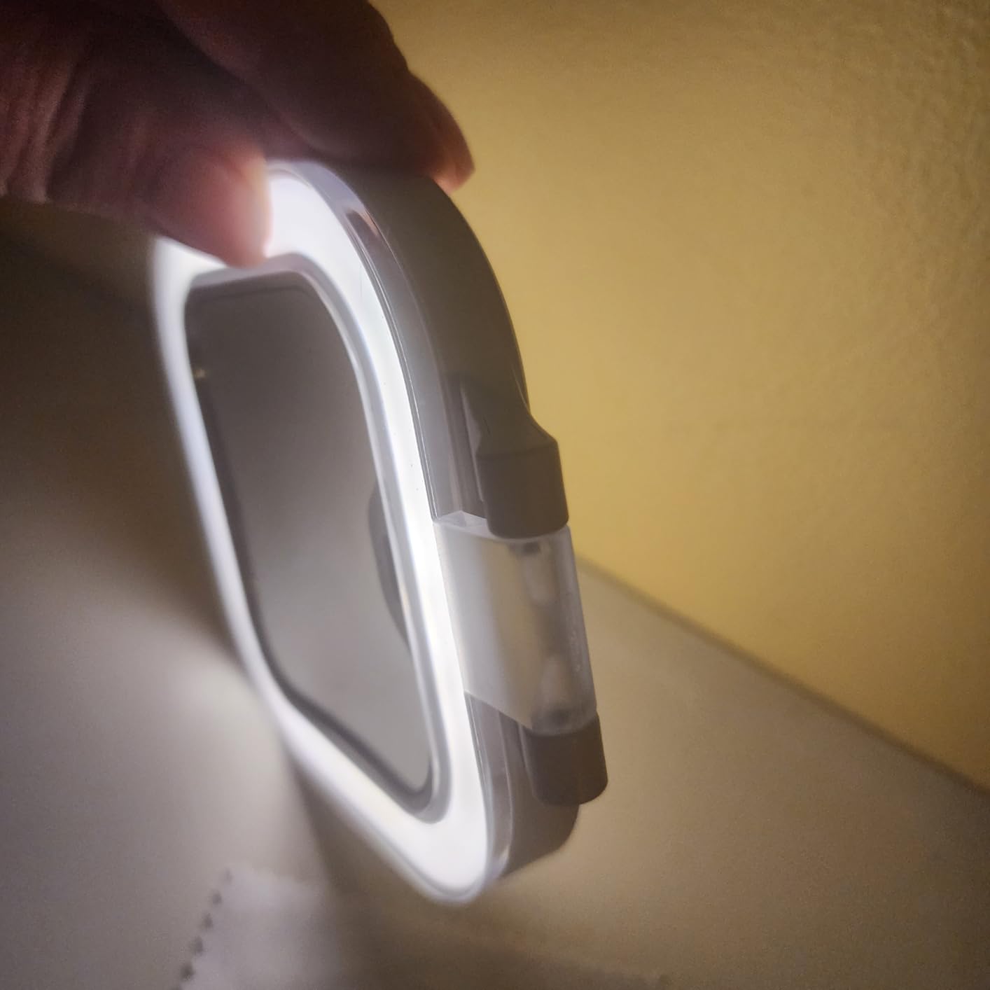 Travel Mirror with Light, Compact Mirrors, 1x/30x Magnifying Mirror with 3 Color Lights and Adjustable Brightness, 4.5x3.9 inch Small Compact Hangable Hand Pocket Mirrors, Comes with Tweezer customer photo 1