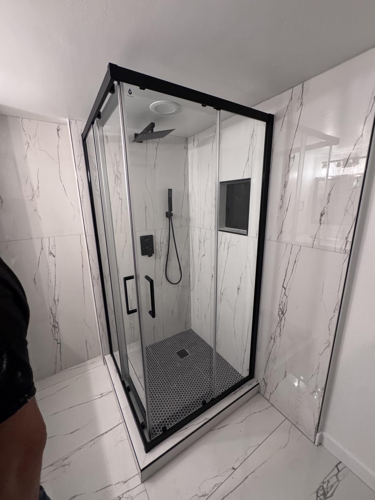 Corner Shower Door 34
