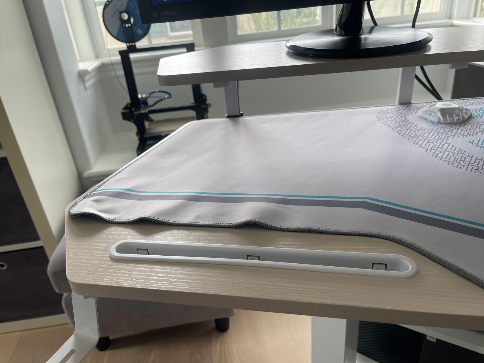 EUREKA ERGONOMIC Standing Desk, 63