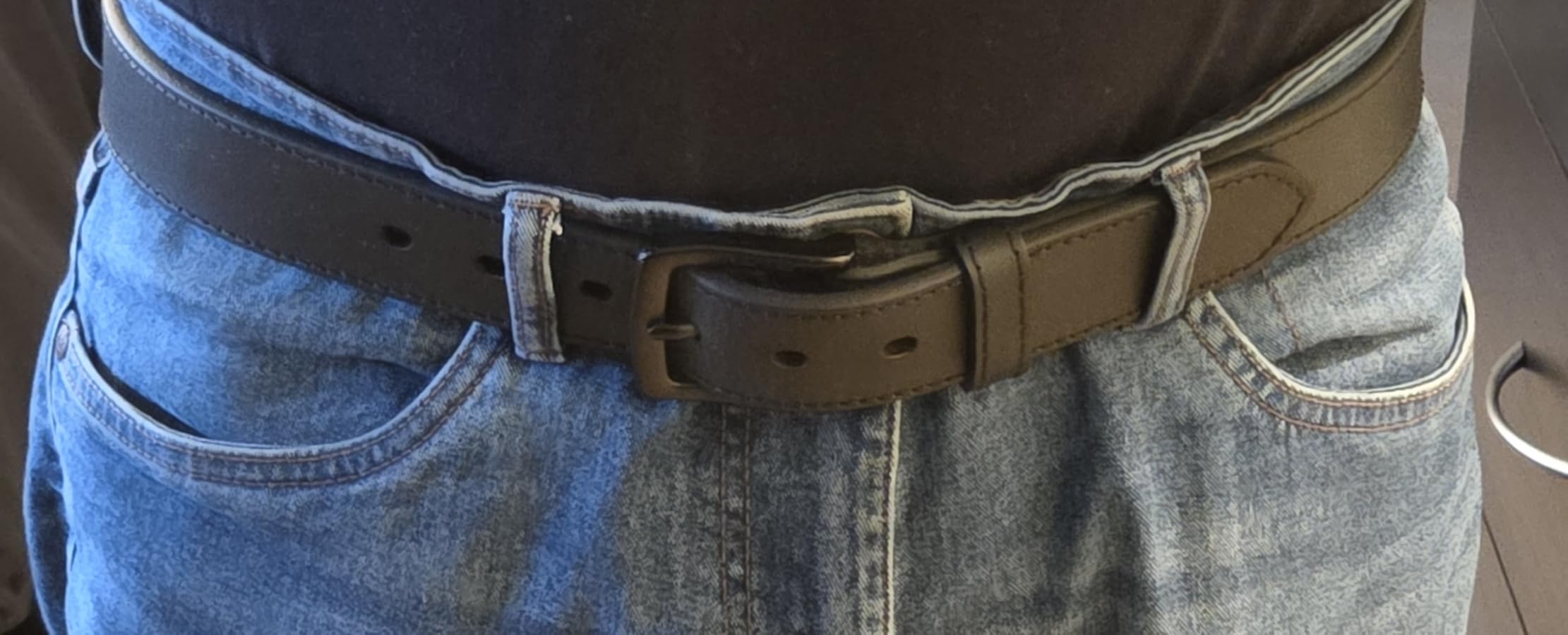 Levi's Men's Casual Leather Belt, Classic Strap for Jeans & Everyday Wear customer photo 2