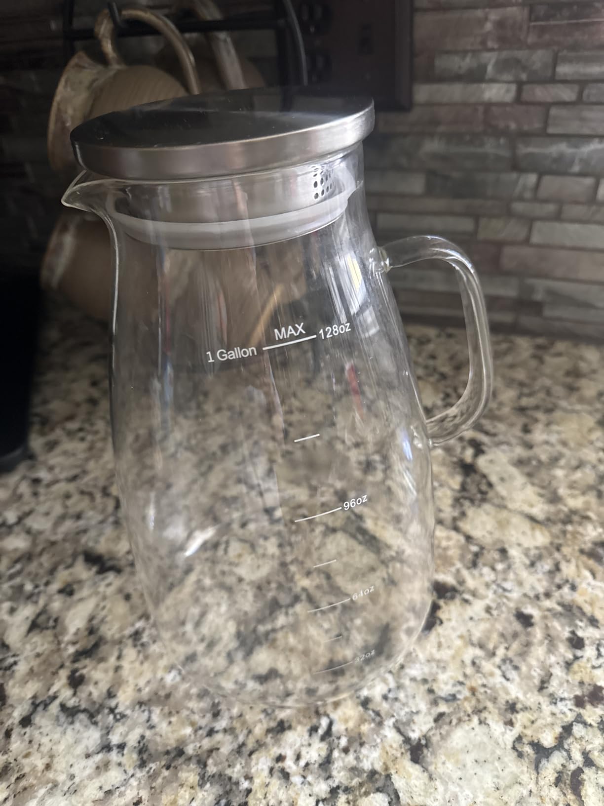 Aofmee Glass Pitcher with Lid and Handle, Glass Water Pitchers, 1 Gallon | Thickened Borosilicate Glass Iced Tea Pitcher, Drip-free Spout, Heat Resistant, Stovetop Dishwasher Safe Jug Jar customer photo 2