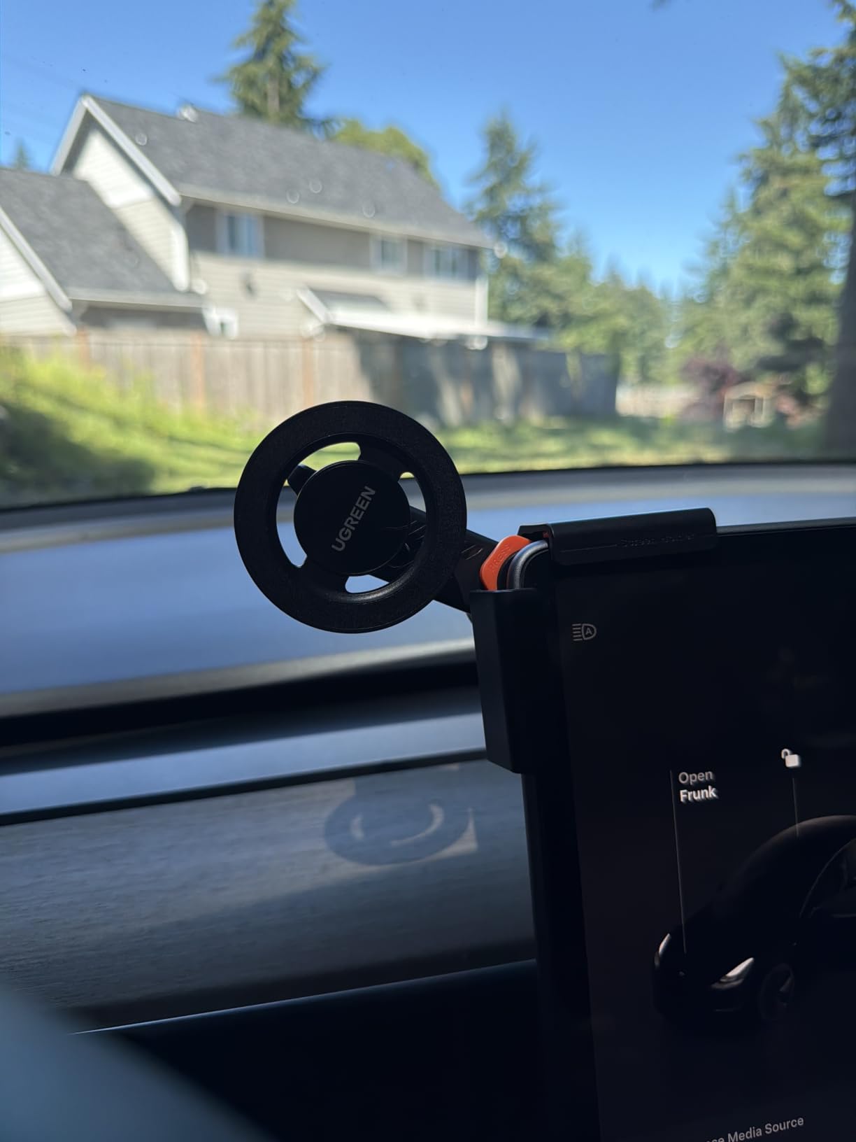 UGREEN Phone Holder for Tesla Model 3 and Y Accessories Magsafe Car Mount Magnetic Phone Mount Strongest Magnet Power Compatible with iPhone 17 16 15 14 13 Plus Pro Max Series customer photo 1
