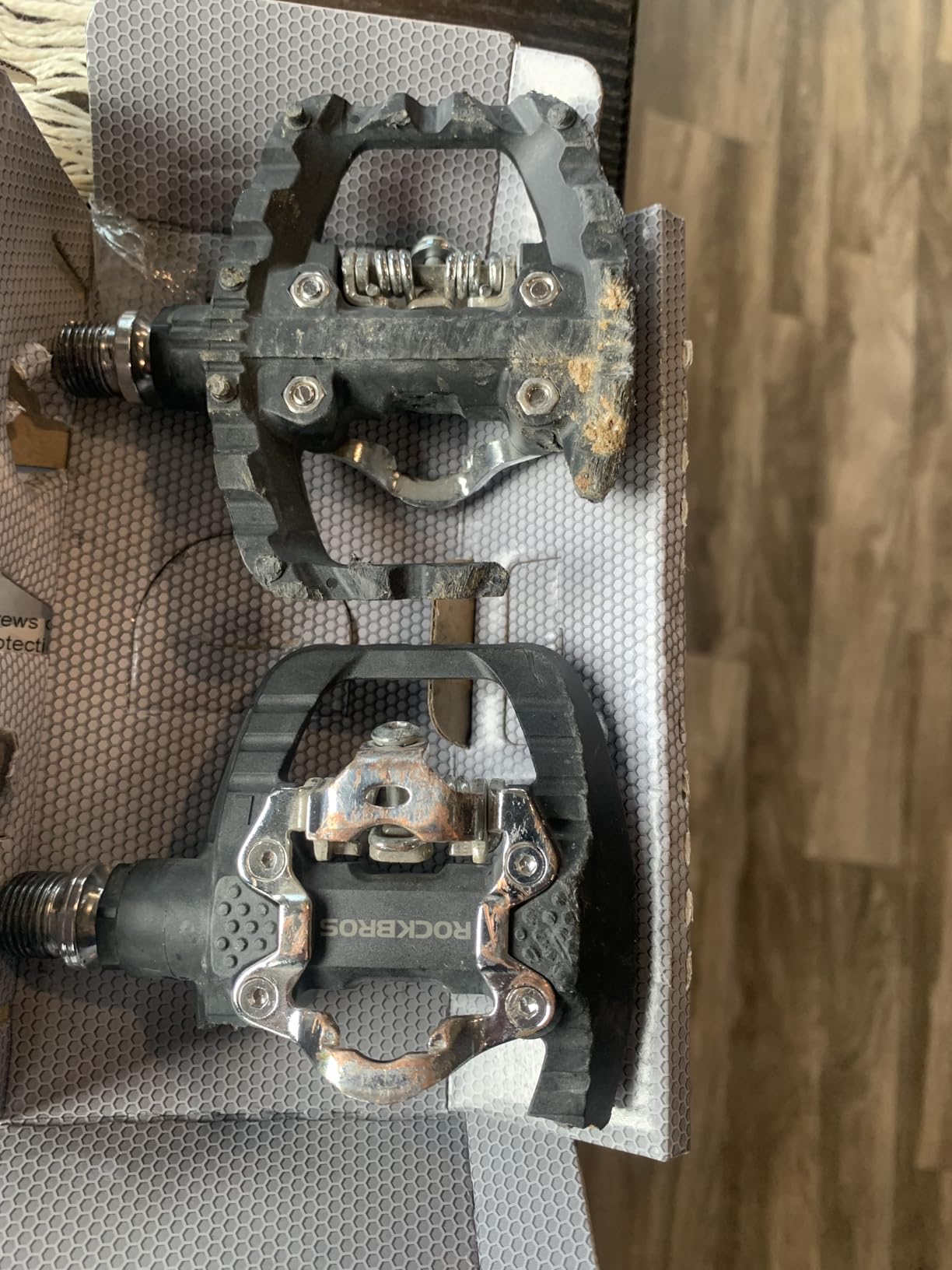 ROCKBROS SPD MTB Pedals Dual Function Clipless Flat Bike Pedals | Dual-sided MTB pedals combine SPD clipless system and flat platform with sealed bearings for trail and outdoor cycling customer photo 2