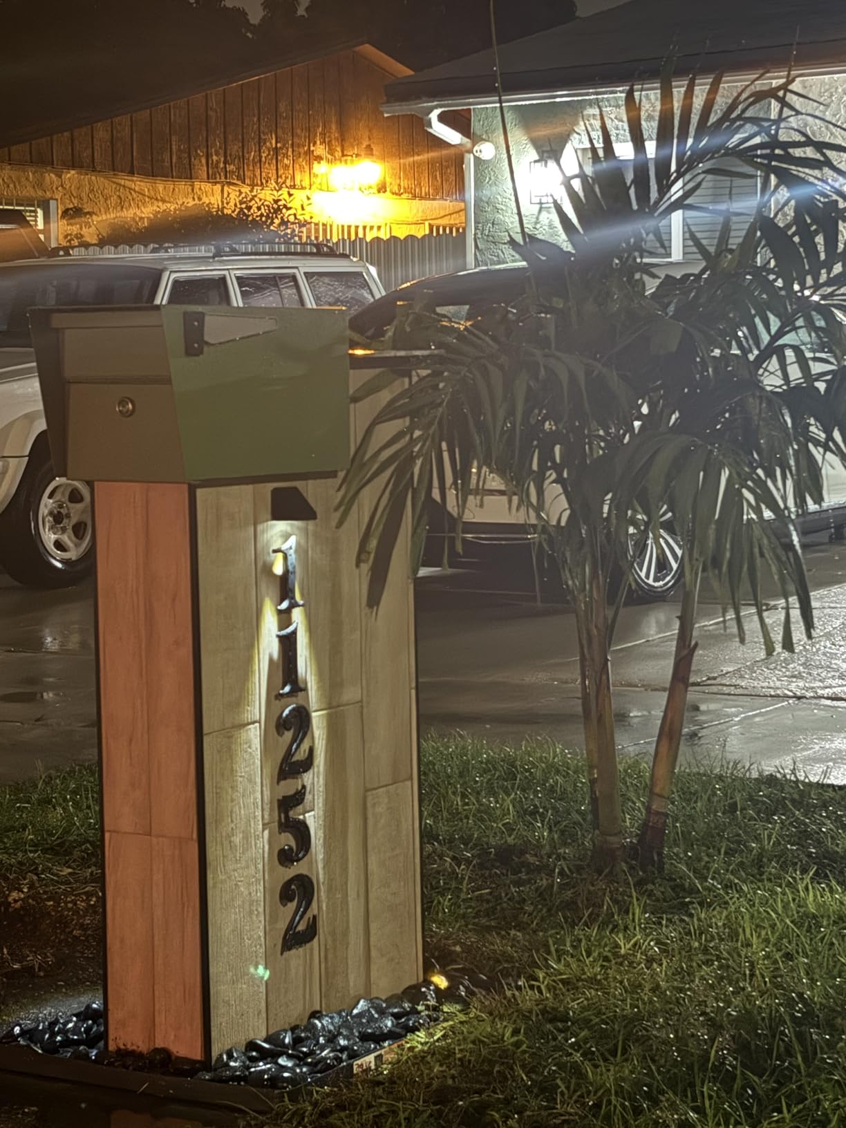 Mail Boss Mail Manager Mid Century Modern Locking Post Mount Mailbox, USPS Approved customer photo 2
