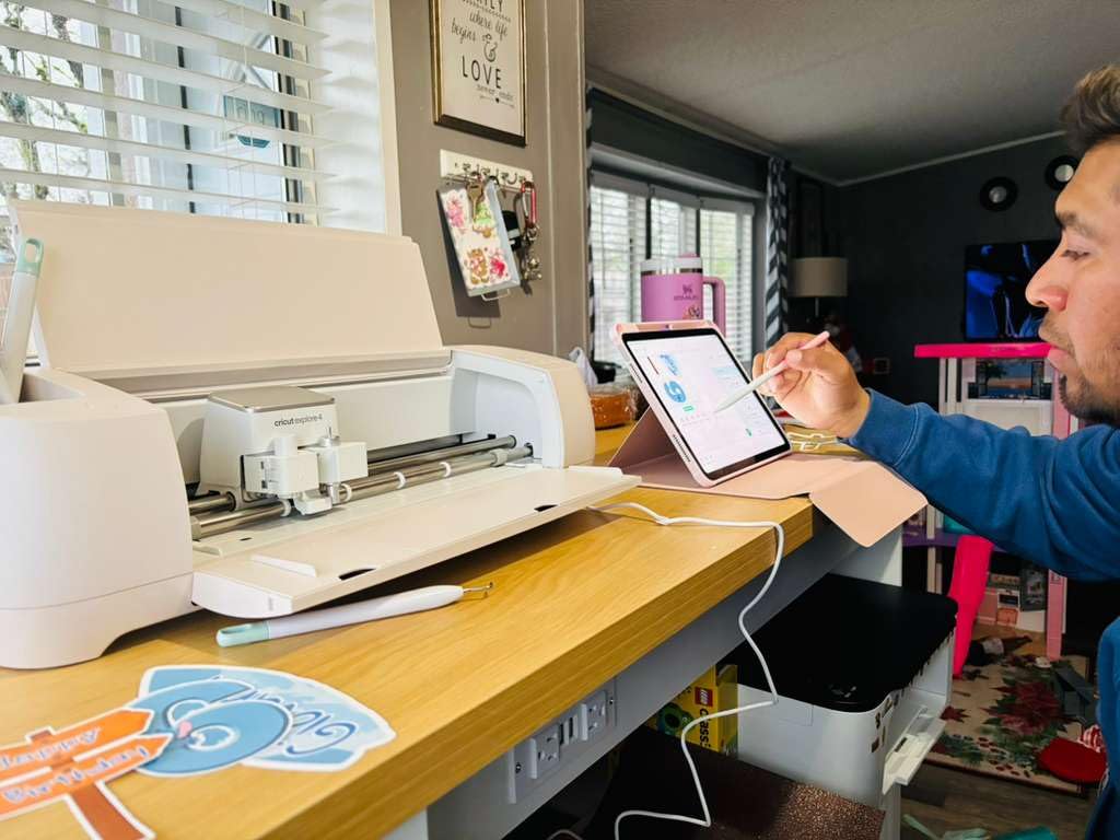 Cricut Explore 4 - Smart Cutting Machine (Seashell) Digital Content Bundle customer photo 1