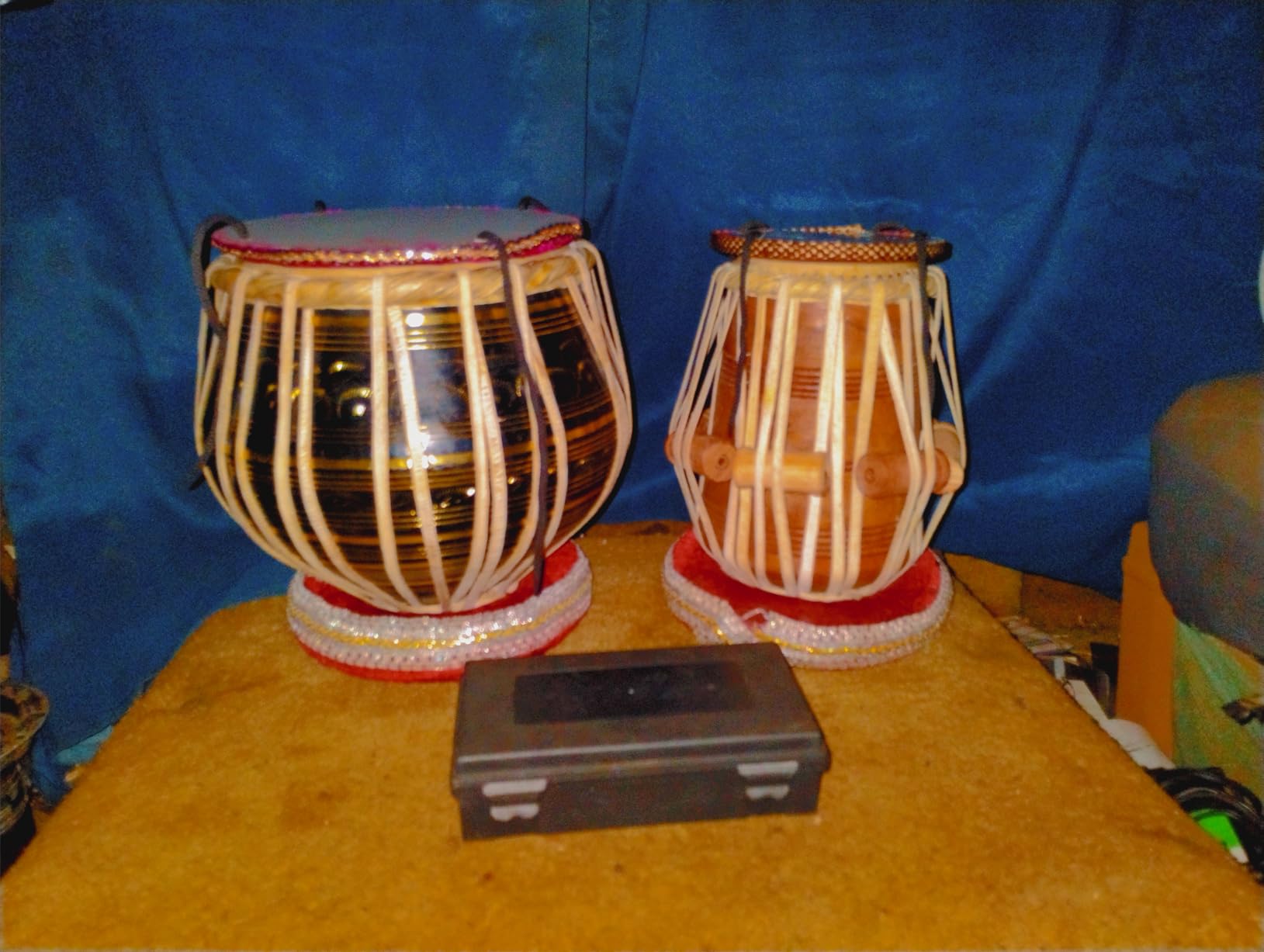 Tabla Drum Set - Bayan Drum & Finest 5.5 Wood Dayan with Hammer, Cushions and Cover (Black Brass) customer photo 2