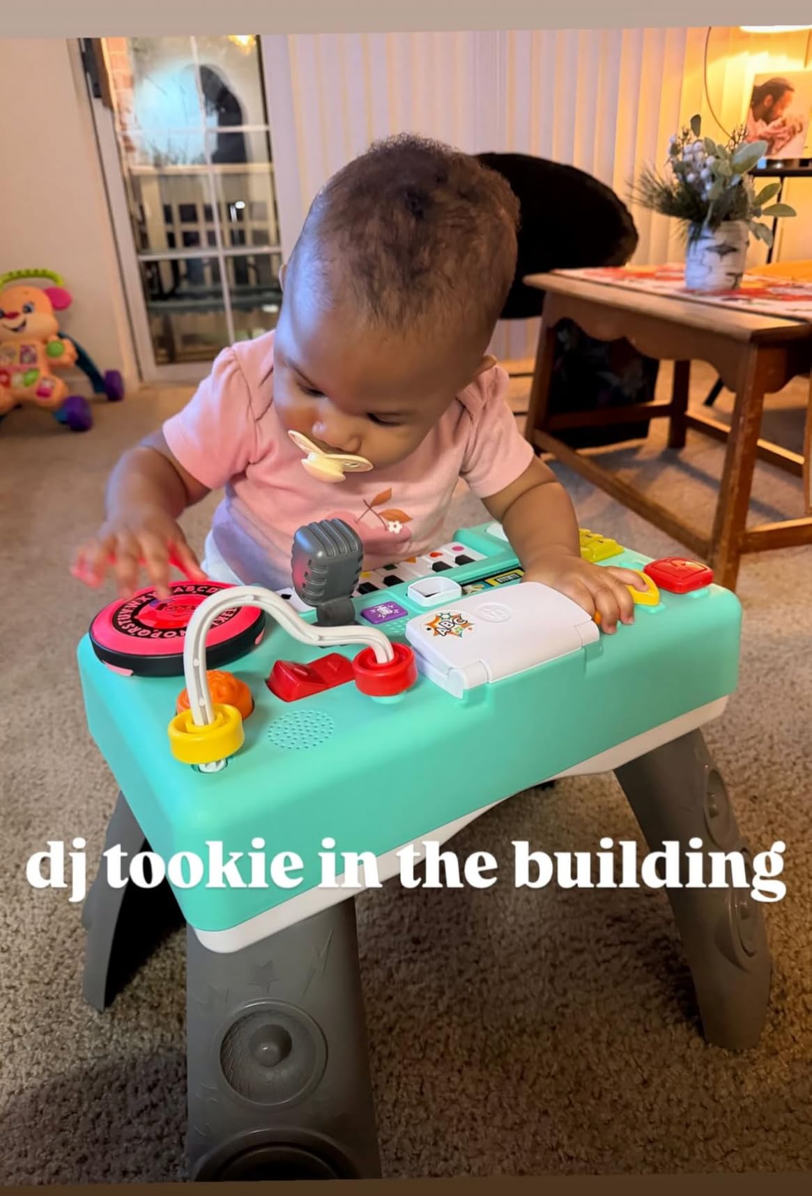 Fisher-Price Baby & Toddler Toy Laugh & Learn DJ Table with Educational Musical Activities for Developmental Play Infants Ages 6+ Months customer photo 2