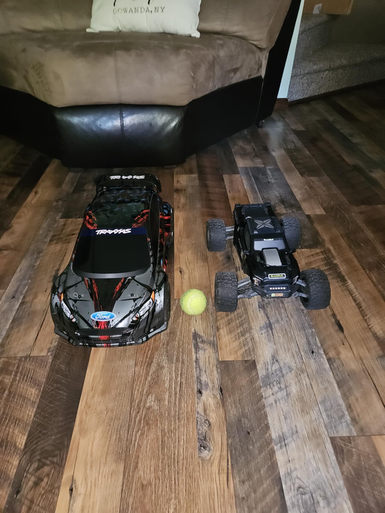 RIAARIO 1/10 Brushless RC Cars, 50+ MPH, 4WD Trucks, Carbon Fiber, Ages 8+ | 60A ESC Monster Trucks, 3650 2650KV Brushless Motor, 3S LiPo, Gyro, CNC Central Differential, 11KG Metal Servo with 7075 Gear customer photo 1