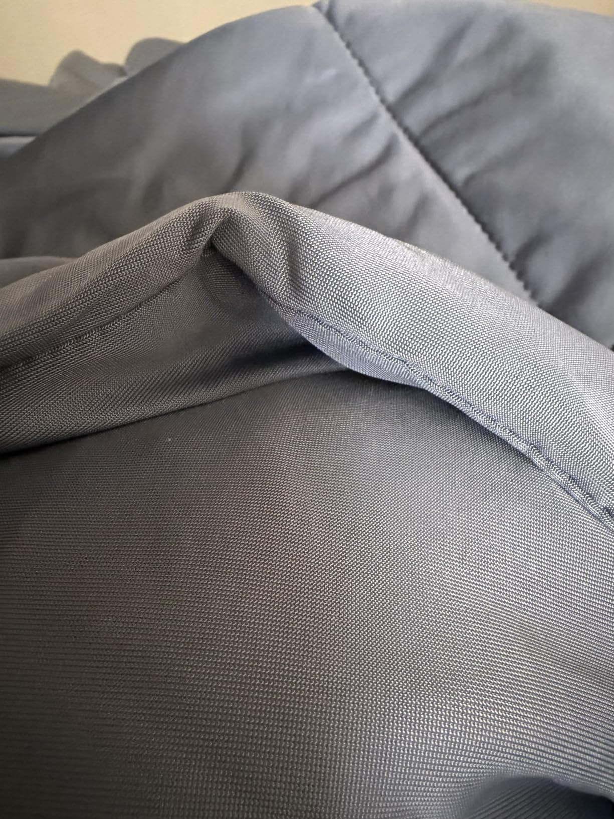 Cooling Comforter Queen Size, Double-Sided Cold Tech Fabric Quilted Bed Comforters Cooling Blanket for Hot Sleepers, Breathable Lightweight Summer Bedding, All-Season Ice Blanket, Dark Gray customer photo 2