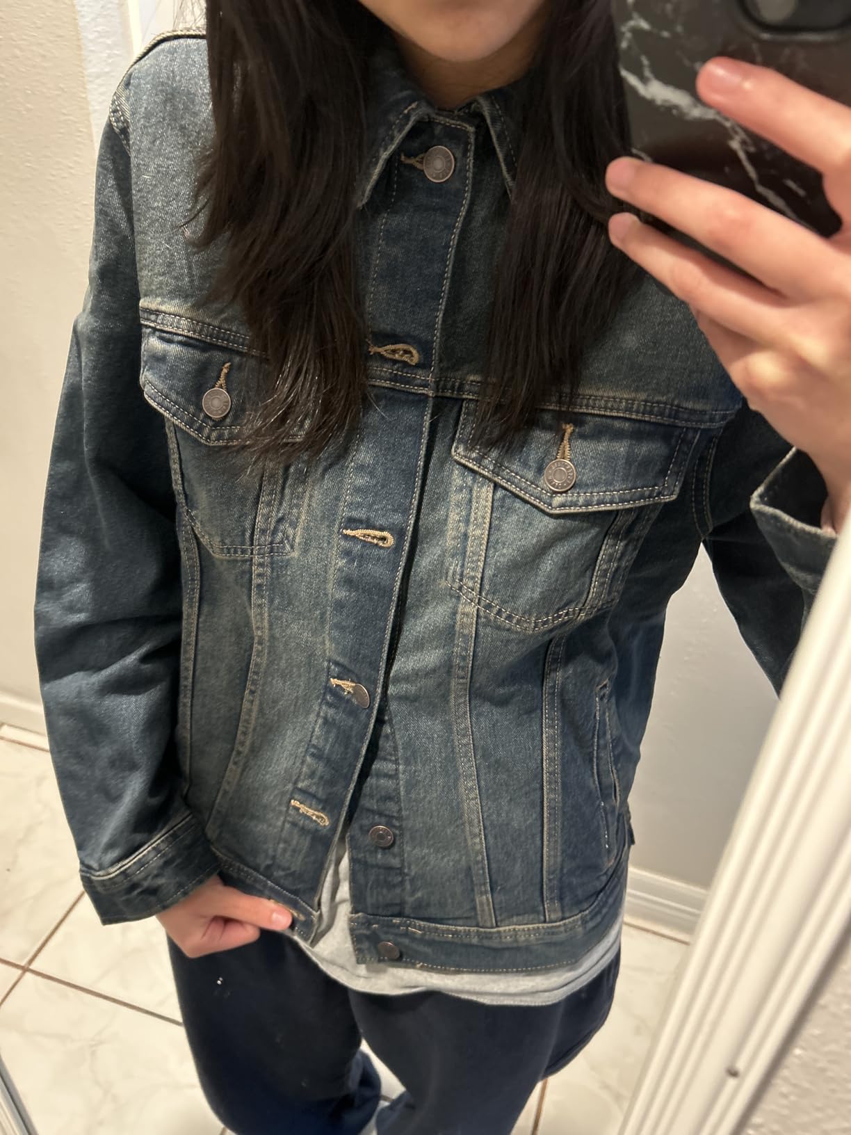 Amazon Essentials Men's Heavyweight Low Stretch Regular-Fit Denim Jacket, Chest Patch Pockets customer photo 1