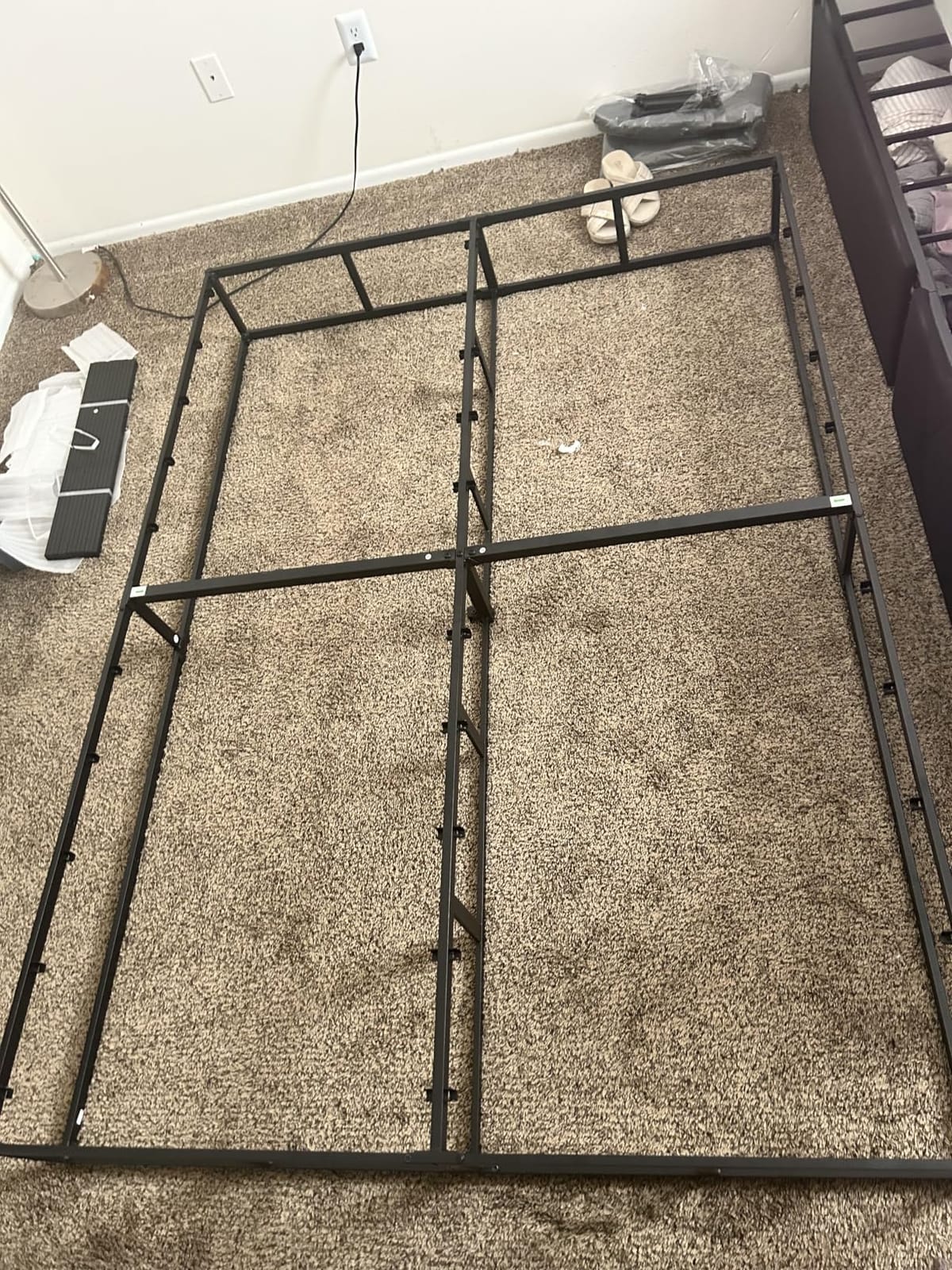 Snaye Queen Size Box Spring Bed Base 9 Inch, 3000lbs Heavy Duty Box Spring Queen Metal Mattress Foundation, Tool-Free Easy Assembly, Noise Free customer photo 1
