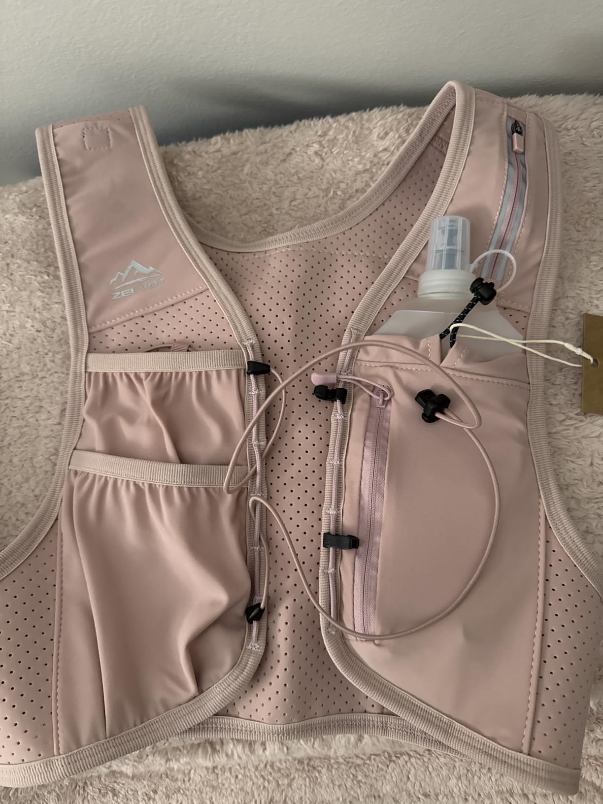 Zelvot Running Vest for Women Men, US Patent, Adjustable Chest Straps Running Hydration Vest with 500ml Soft Flask, Lightweight Reflective Hydration Backpack for Marathon customer photo 2