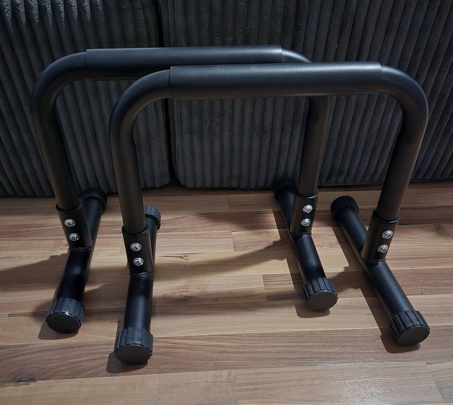 TABEKE Push Up Bar, 14'' High Steel Parallettes & Dip Bar with Full Coverage Foam Handle, Heavy-Duty Calisthenics Parallel Bars for L-Sit, Dips, Home Gym Strength Training Workout customer photo 2