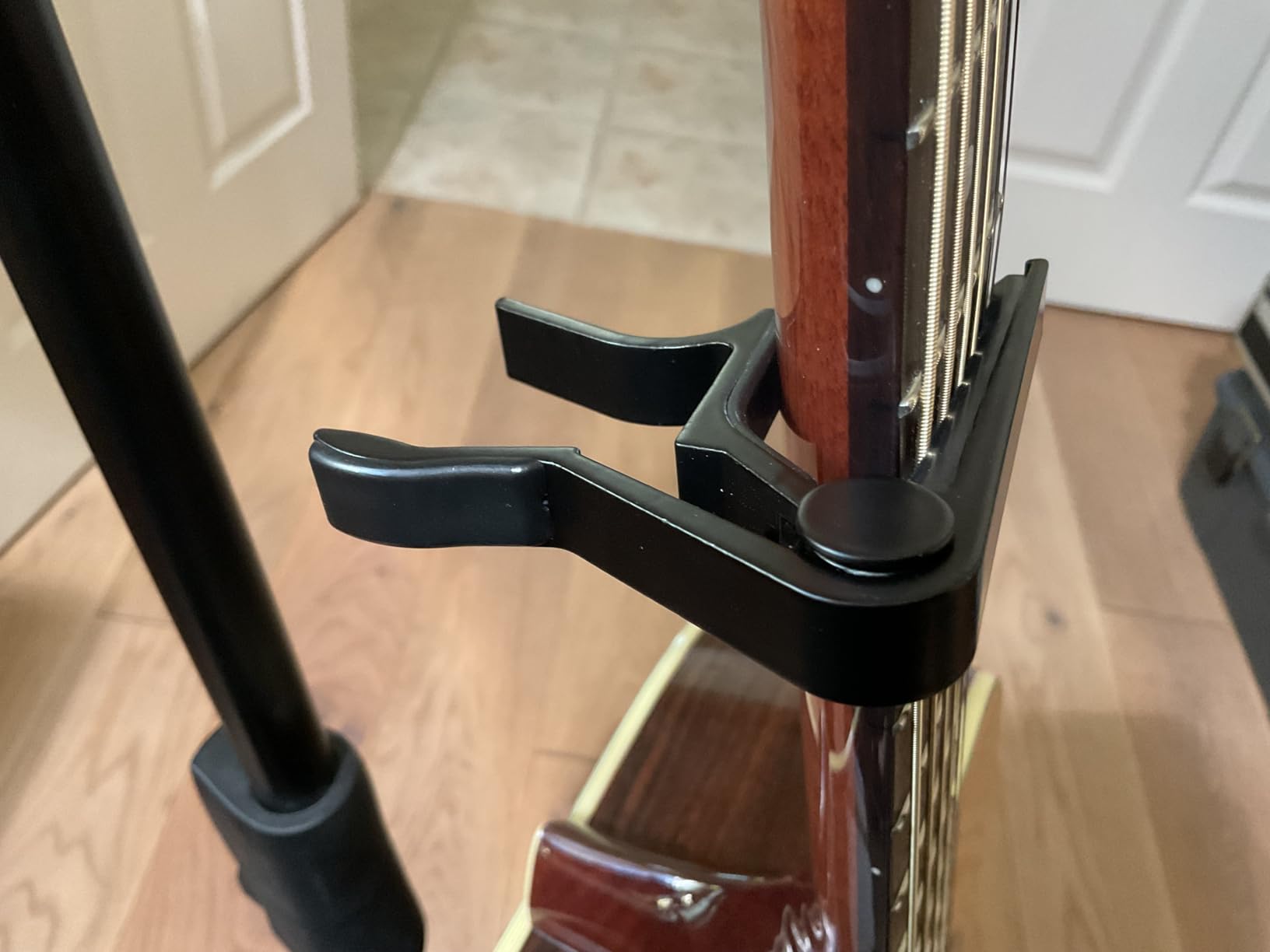 Guitar Capo for Acoustic and Electric Guitar 6 String, Premium ukulele Capos, Clip Capo, Clamp Capos, Black customer photo 2